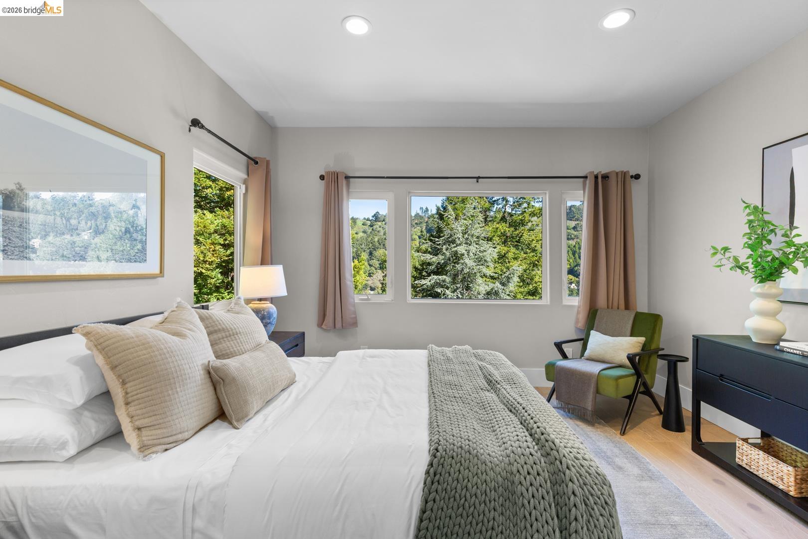 Detail Gallery Image 34 of 60 For 6839 Sherwick Dr, Berkeley,  CA 94705-1744 - 4 Beds | 3/1 Baths