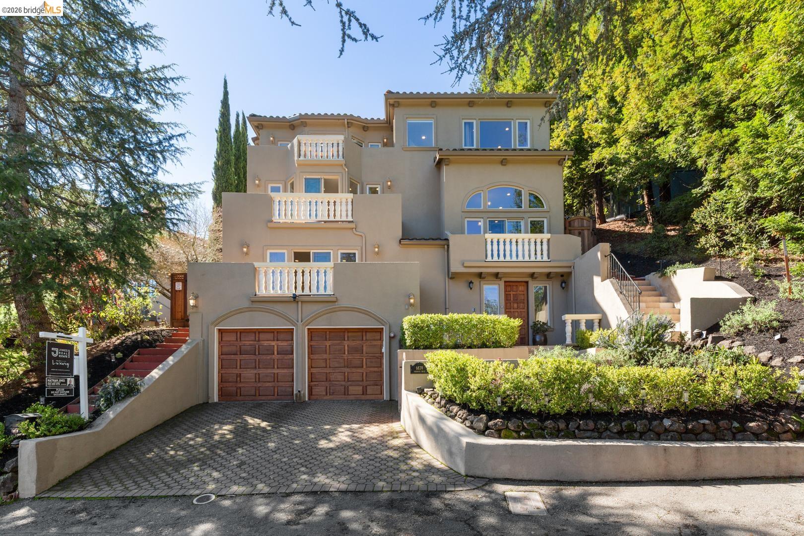 Detail Gallery Image 9 of 60 For 6839 Sherwick Dr, Berkeley,  CA 94705-1744 - 4 Beds | 3/1 Baths