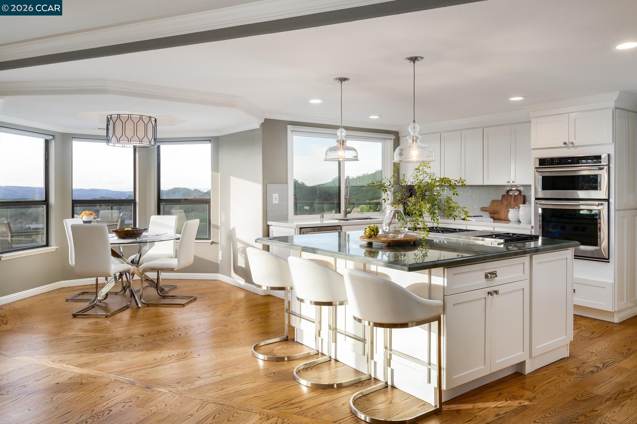 Detail Gallery Image 12 of 43 For 145 Sugar Creek Ln, Alamo,  CA 94507 - 4 Beds | 3/1 Baths