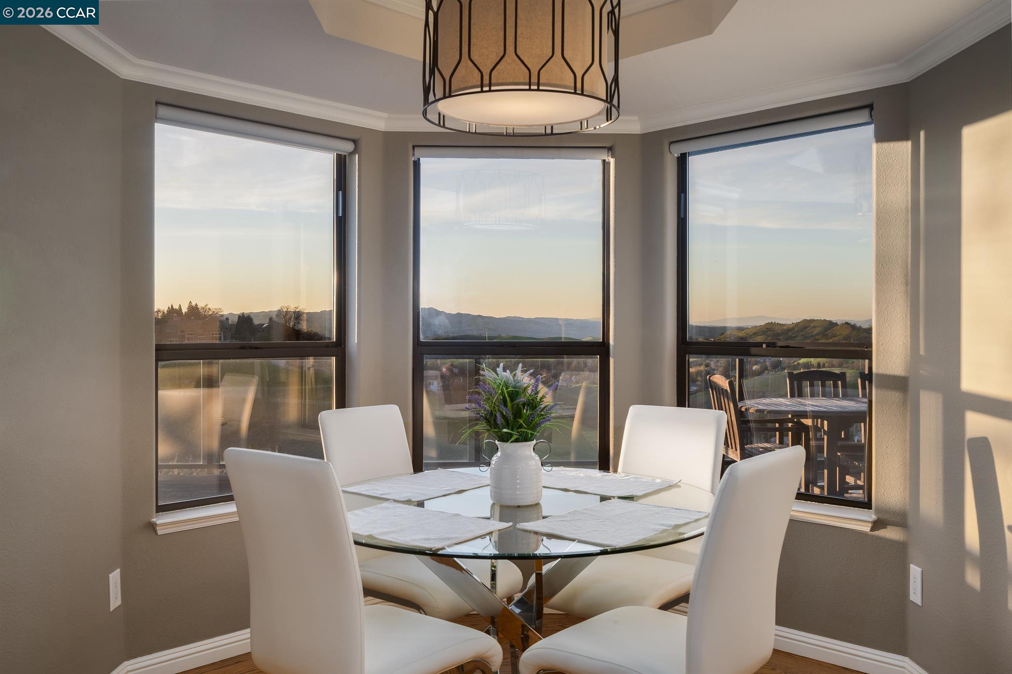 Detail Gallery Image 13 of 43 For 145 Sugar Creek Ln, Alamo,  CA 94507 - 4 Beds | 3/1 Baths