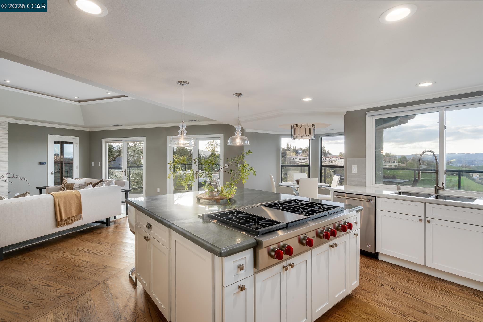 Detail Gallery Image 14 of 43 For 145 Sugar Creek Ln, Alamo,  CA 94507 - 4 Beds | 3/1 Baths