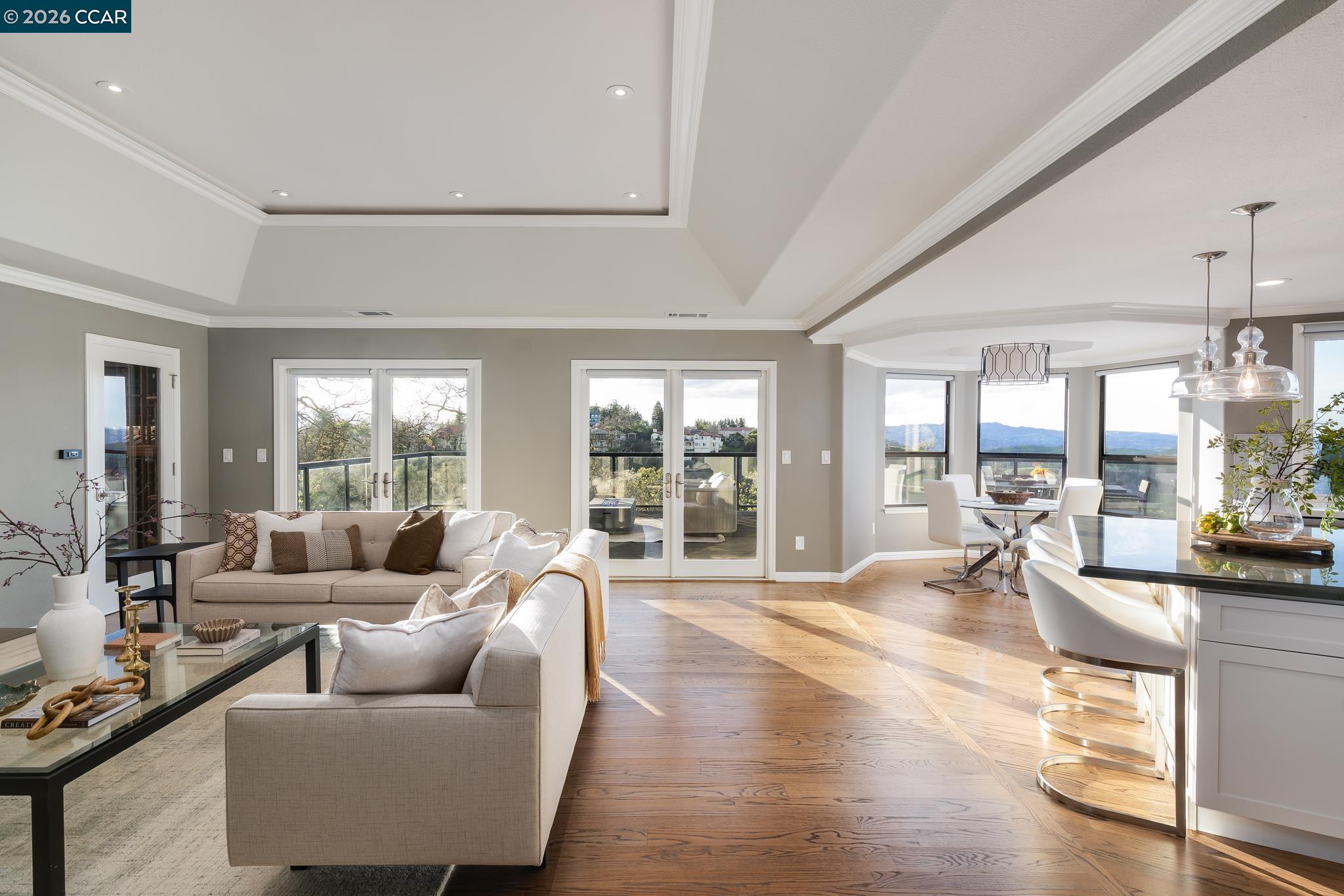 Detail Gallery Image 15 of 43 For 145 Sugar Creek Ln, Alamo,  CA 94507 - 4 Beds | 3/1 Baths