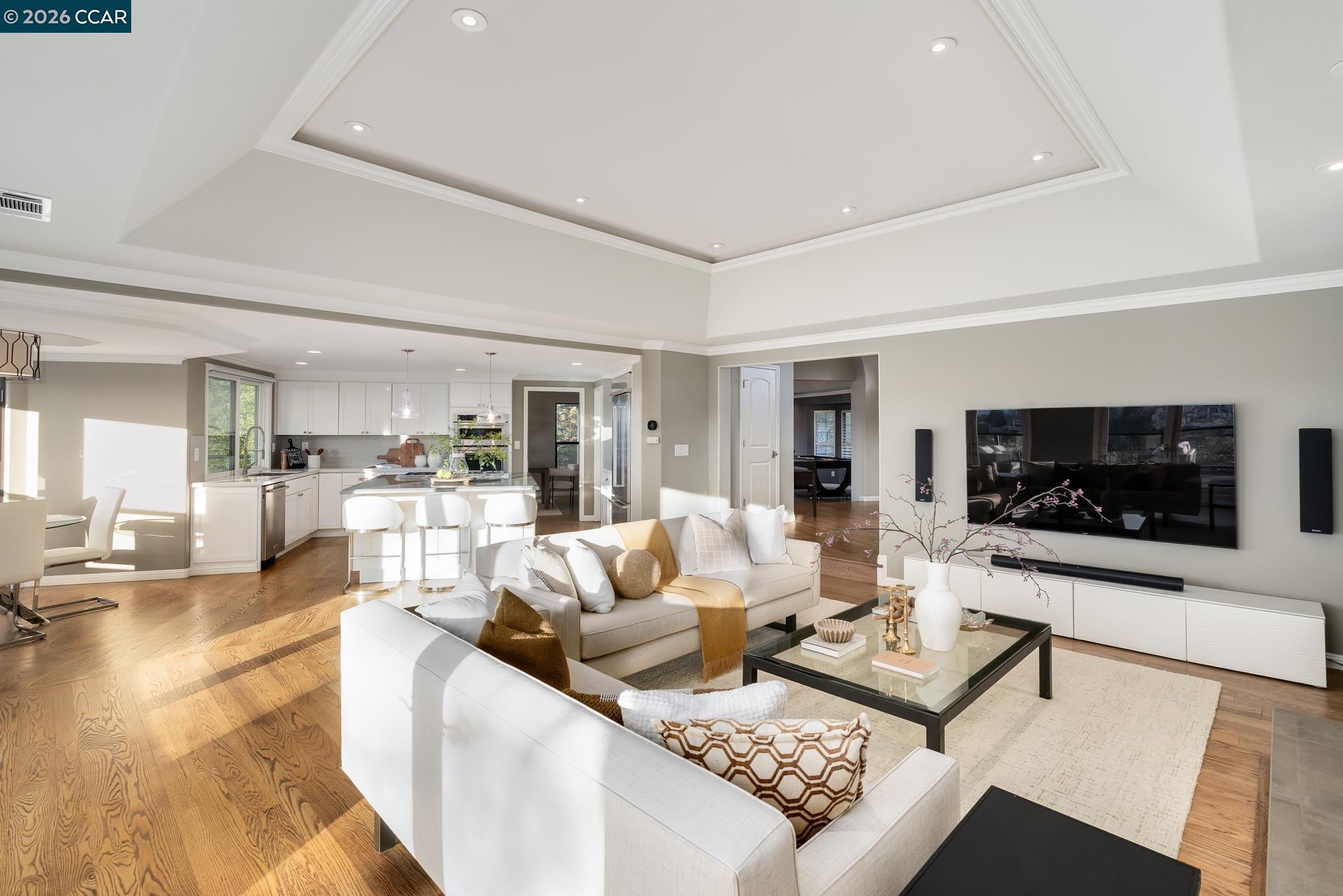 Detail Gallery Image 17 of 43 For 145 Sugar Creek Ln, Alamo,  CA 94507 - 4 Beds | 3/1 Baths