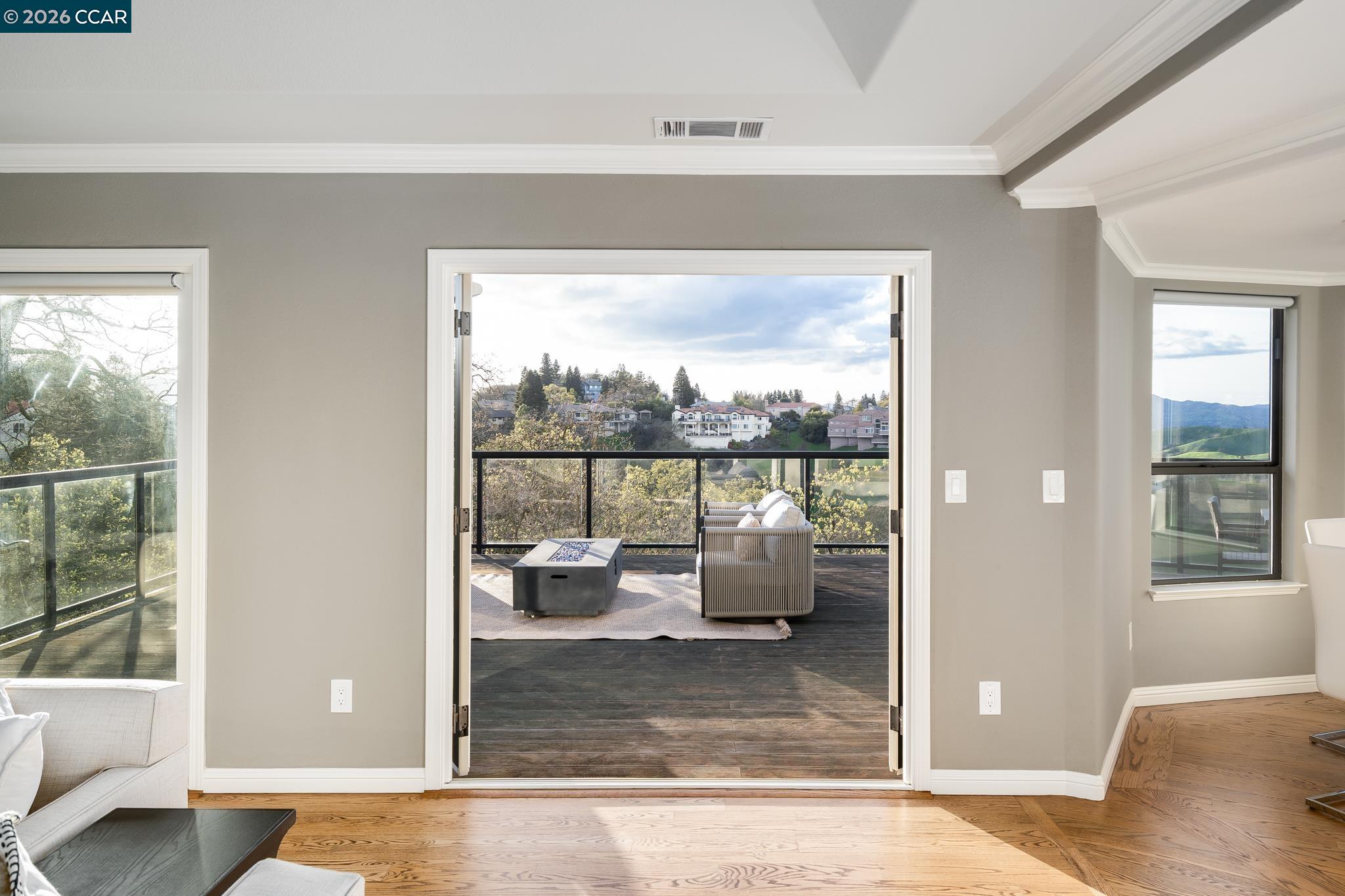 Detail Gallery Image 20 of 43 For 145 Sugar Creek Ln, Alamo,  CA 94507 - 4 Beds | 3/1 Baths