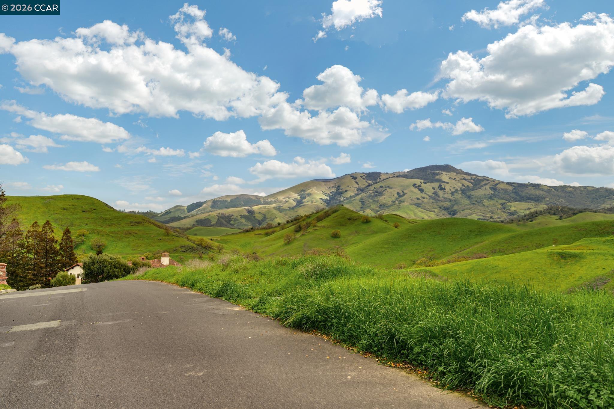 Detail Gallery Image 46 of 51 For 145 Sugar Creek Ln, Alamo,  CA 94507 - 4 Beds | 3/1 Baths