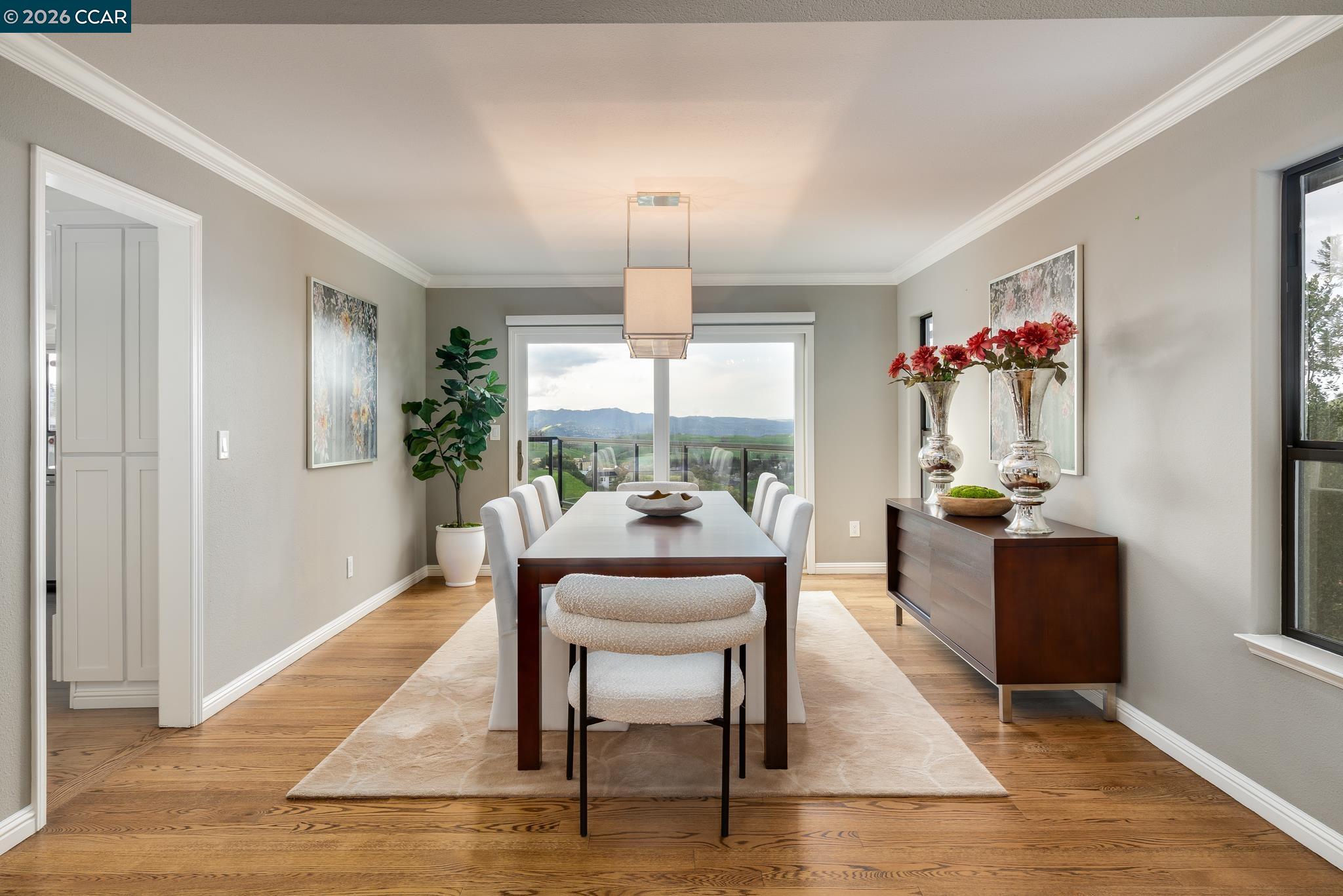 Detail Gallery Image 7 of 43 For 145 Sugar Creek Ln, Alamo,  CA 94507 - 4 Beds | 3/1 Baths