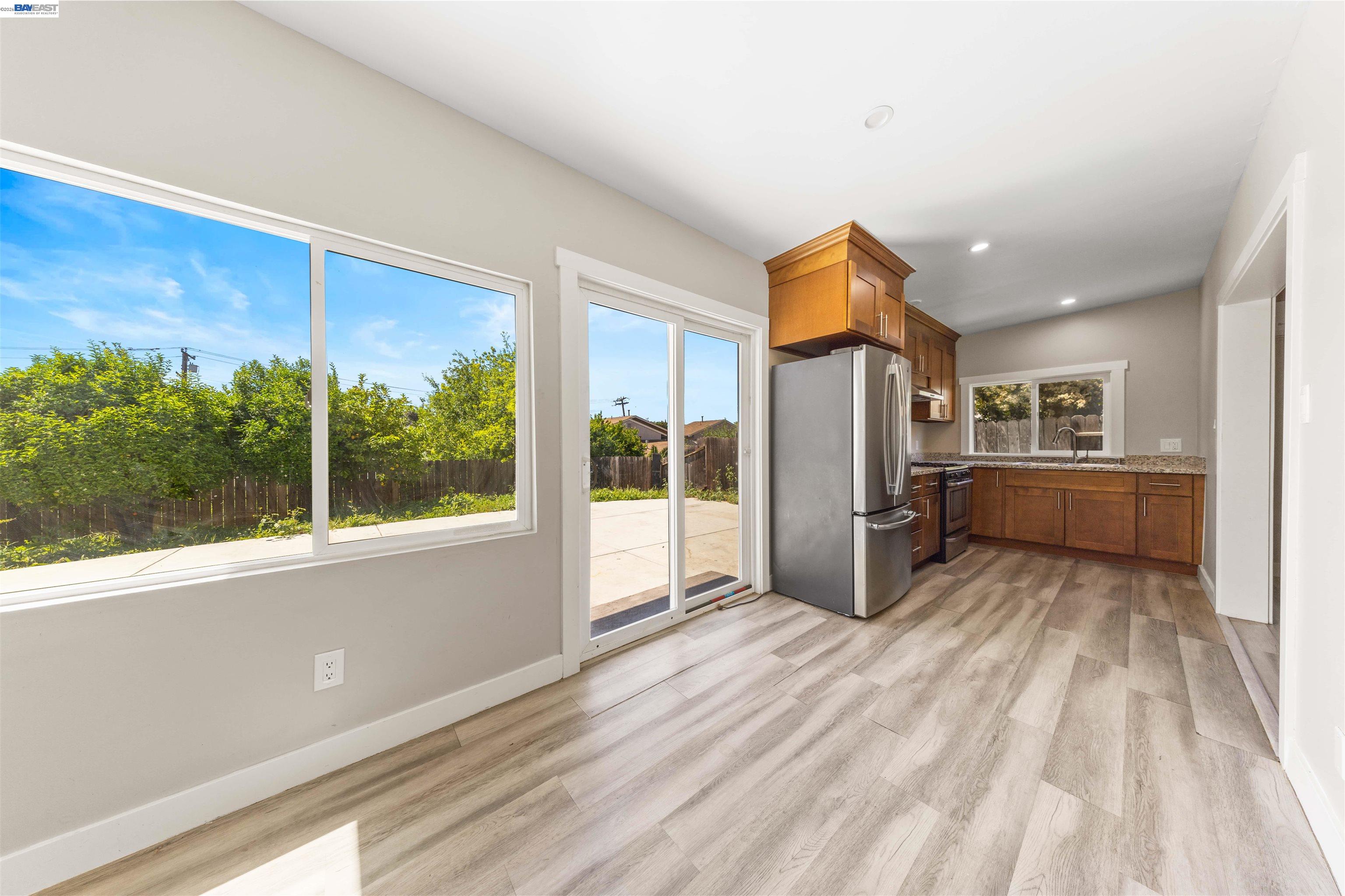 Detail Gallery Image 35 of 39 For 2102 Overhill Rd, Concord,  CA 94520 - 6 Beds | 3 Baths