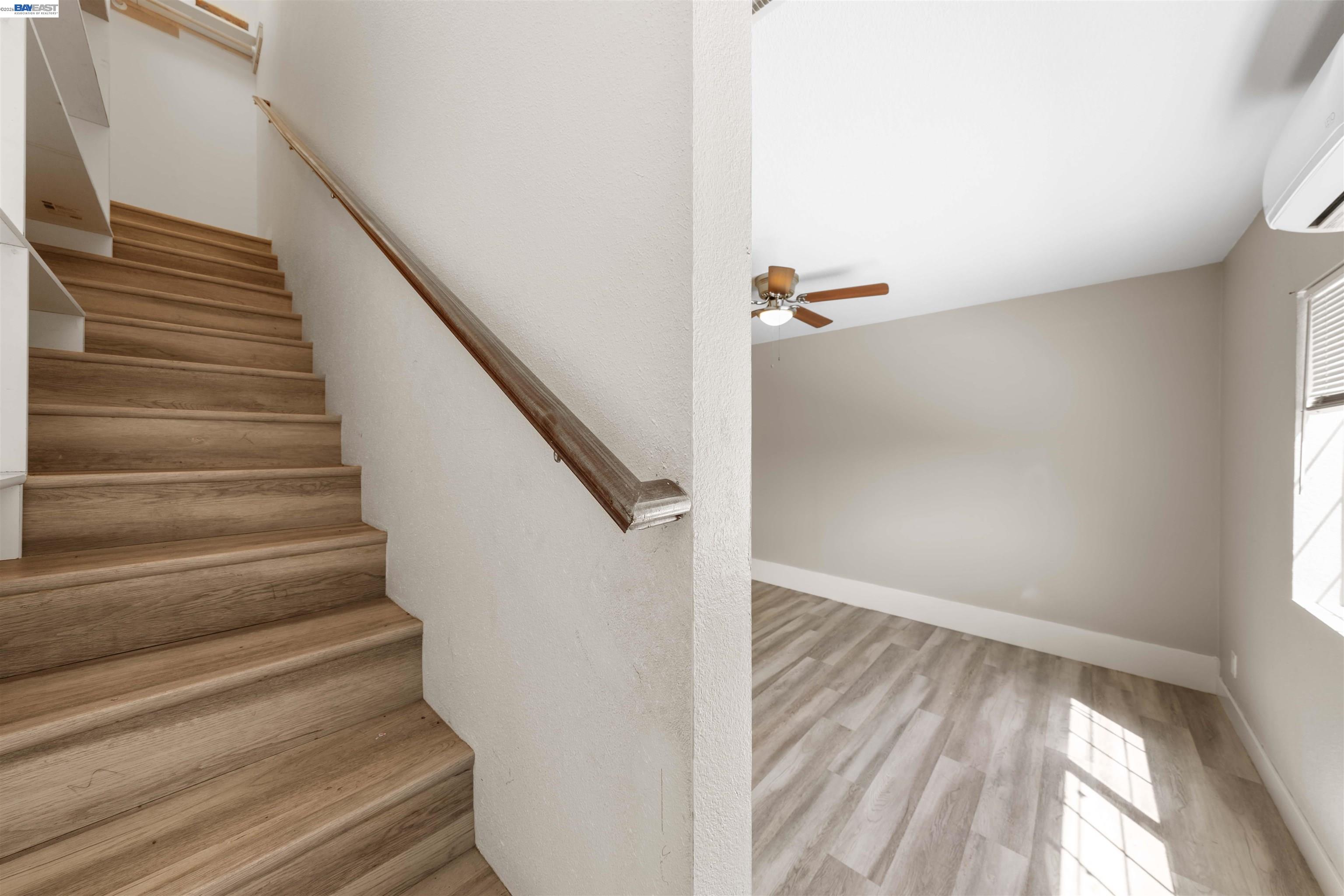 Detail Gallery Image 10 of 39 For 2102 Overhill Rd, Concord,  CA 94520 - 6 Beds | 3 Baths