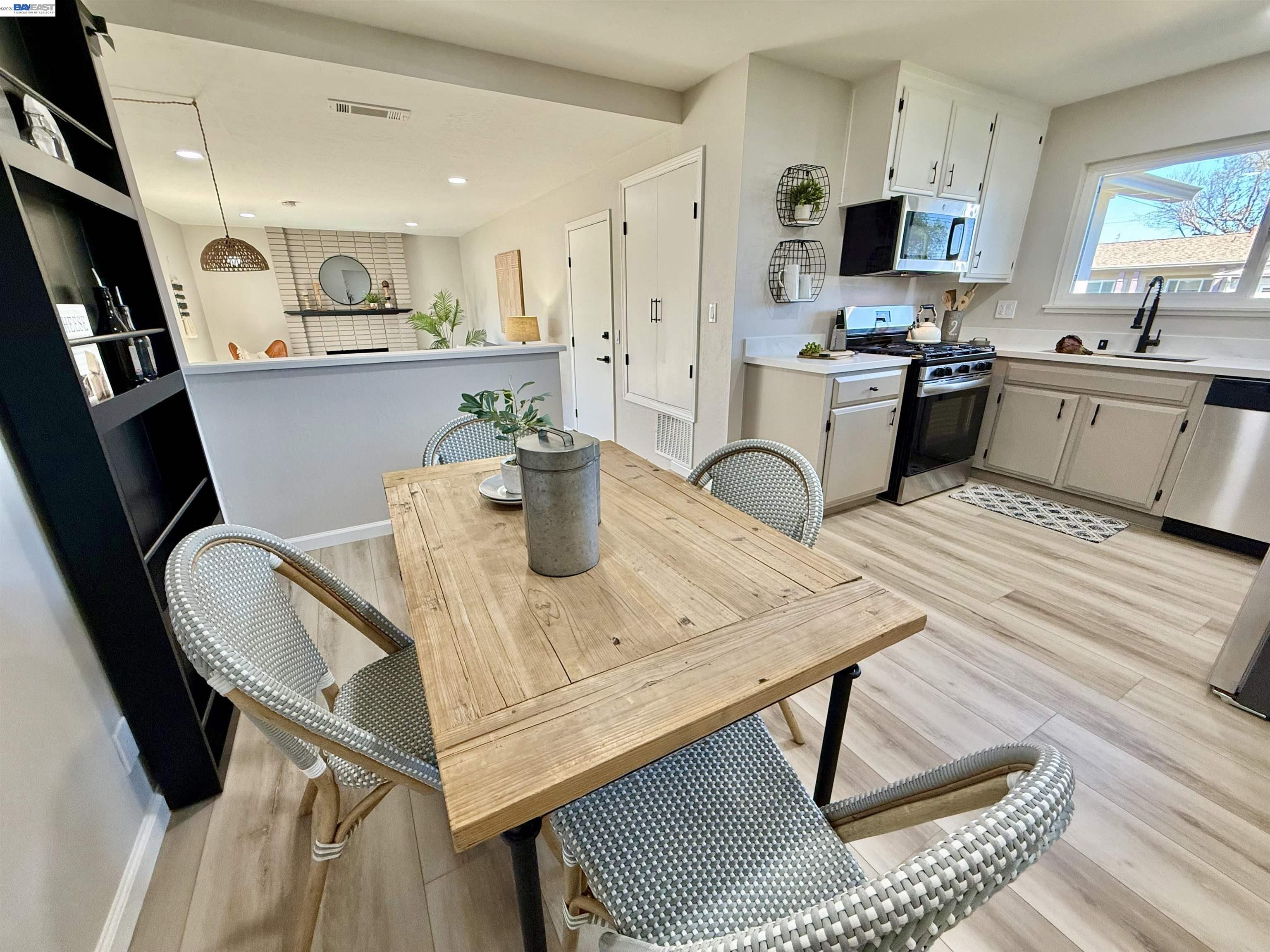 Detail Gallery Image 15 of 56 For 7036 Allegheny, Dublin,  CA 94568-2504 - 3 Beds | 2 Baths