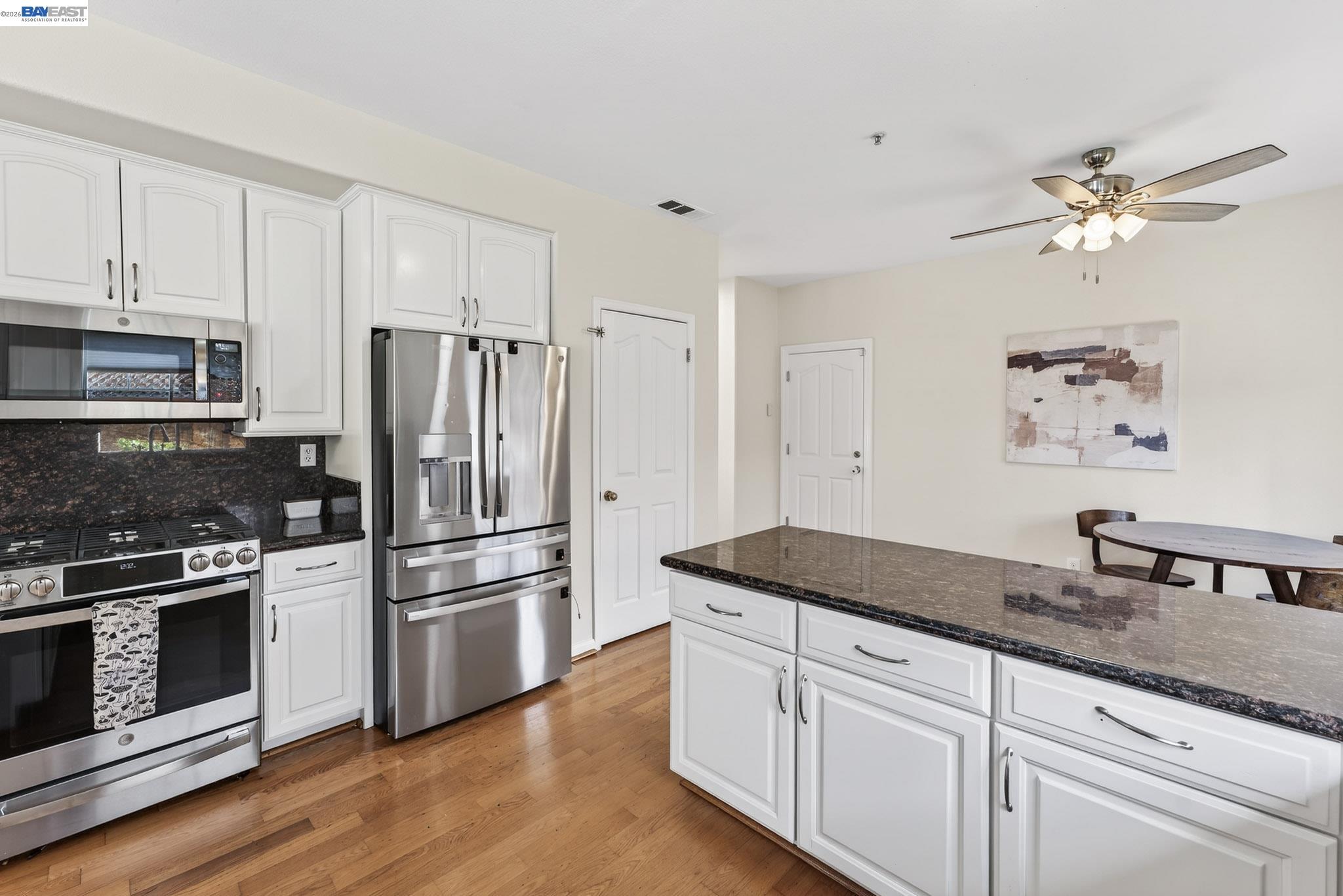 Detail Gallery Image 14 of 45 For 1360 Toulon Ct, Livermore,  CA 94551 - 4 Beds | 3 Baths