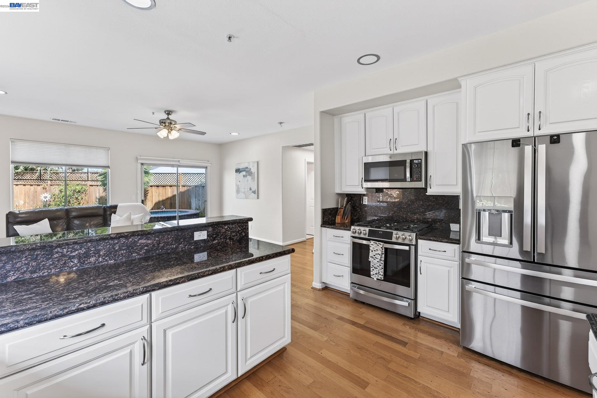 Detail Gallery Image 16 of 45 For 1360 Toulon Ct, Livermore,  CA 94551 - 4 Beds | 3 Baths