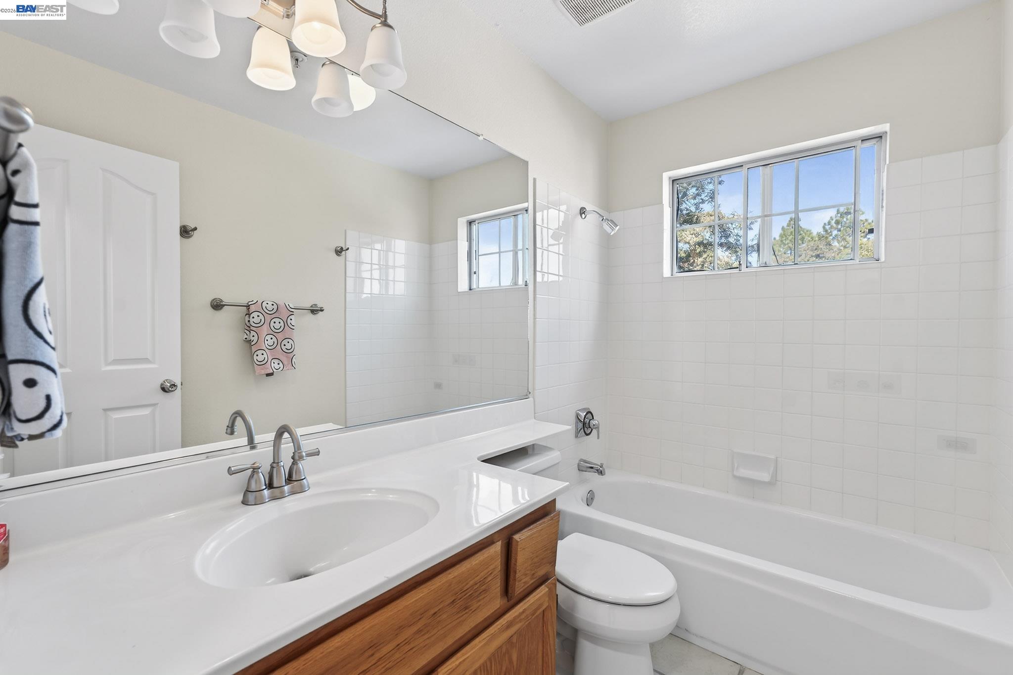 Detail Gallery Image 31 of 45 For 1360 Toulon Ct, Livermore,  CA 94551 - 4 Beds | 3 Baths