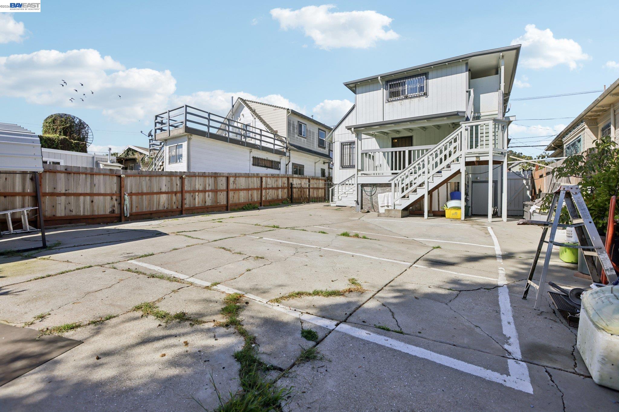 Detail Gallery Image 26 of 36 For 2514 21st Ave, Oakland,  CA 94606 - 4 Beds | 2/1 Baths