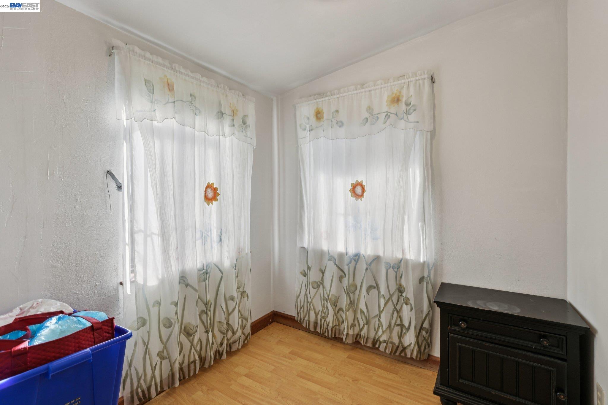 Detail Gallery Image 33 of 36 For 2514 21st Ave, Oakland,  CA 94606 - 4 Beds | 2/1 Baths