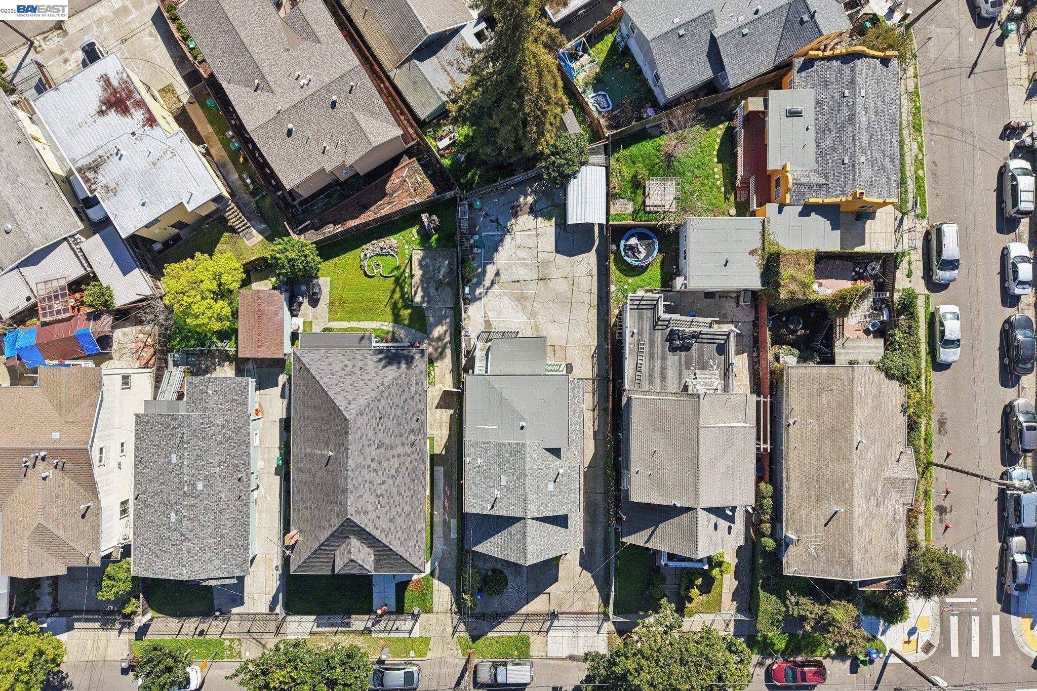 Detail Gallery Image 7 of 36 For 2514 21st Ave, Oakland,  CA 94606 - 4 Beds | 2/1 Baths