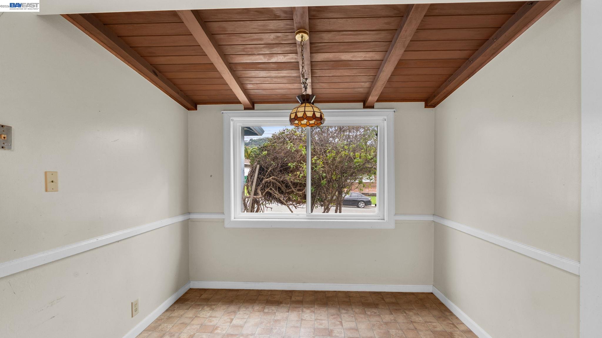 Detail Gallery Image 15 of 37 For 2457 Ramona St, Pinole,  CA 94564 - 4 Beds | 2 Baths