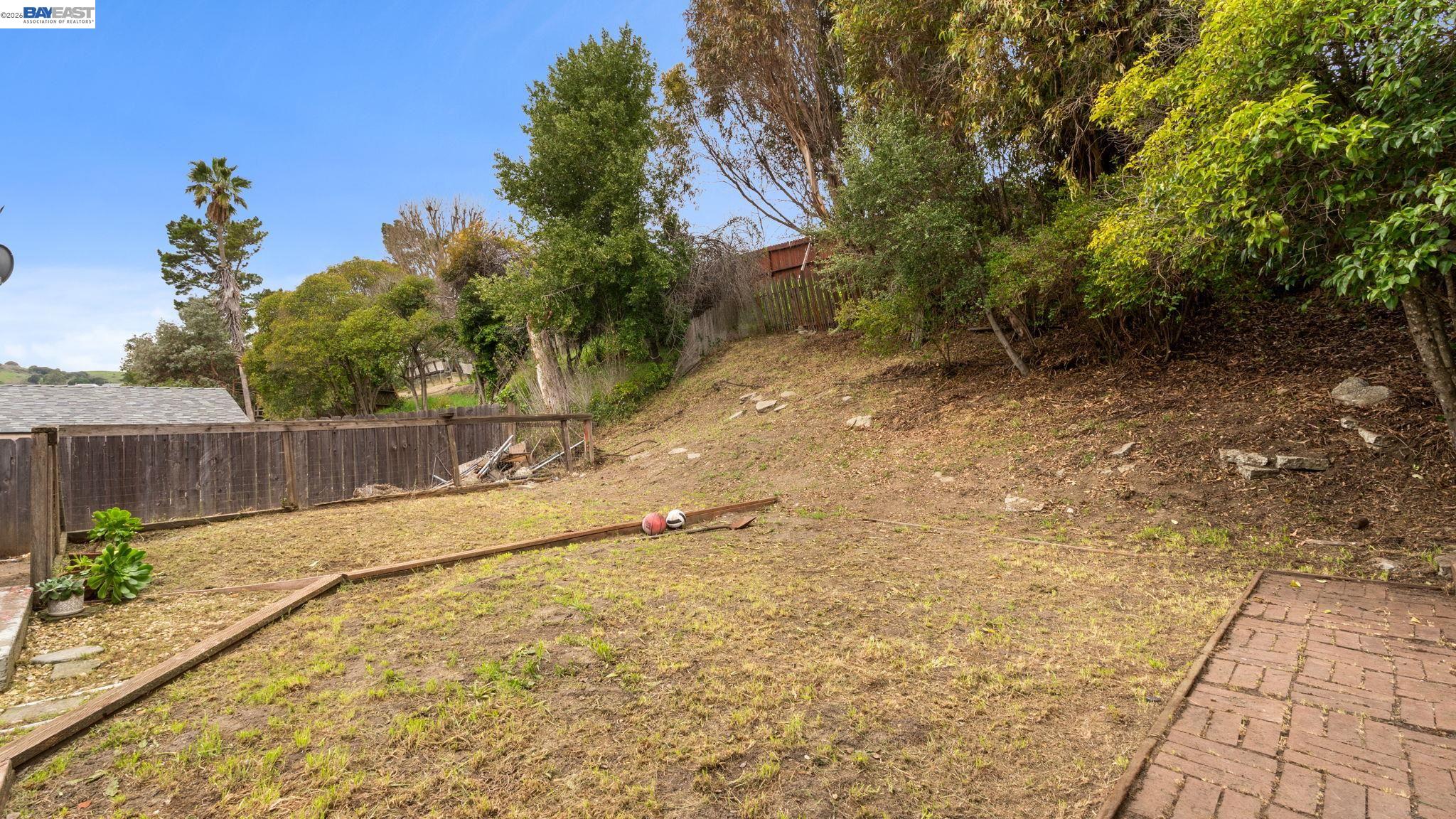 Detail Gallery Image 24 of 37 For 2457 Ramona St, Pinole,  CA 94564 - 4 Beds | 2 Baths