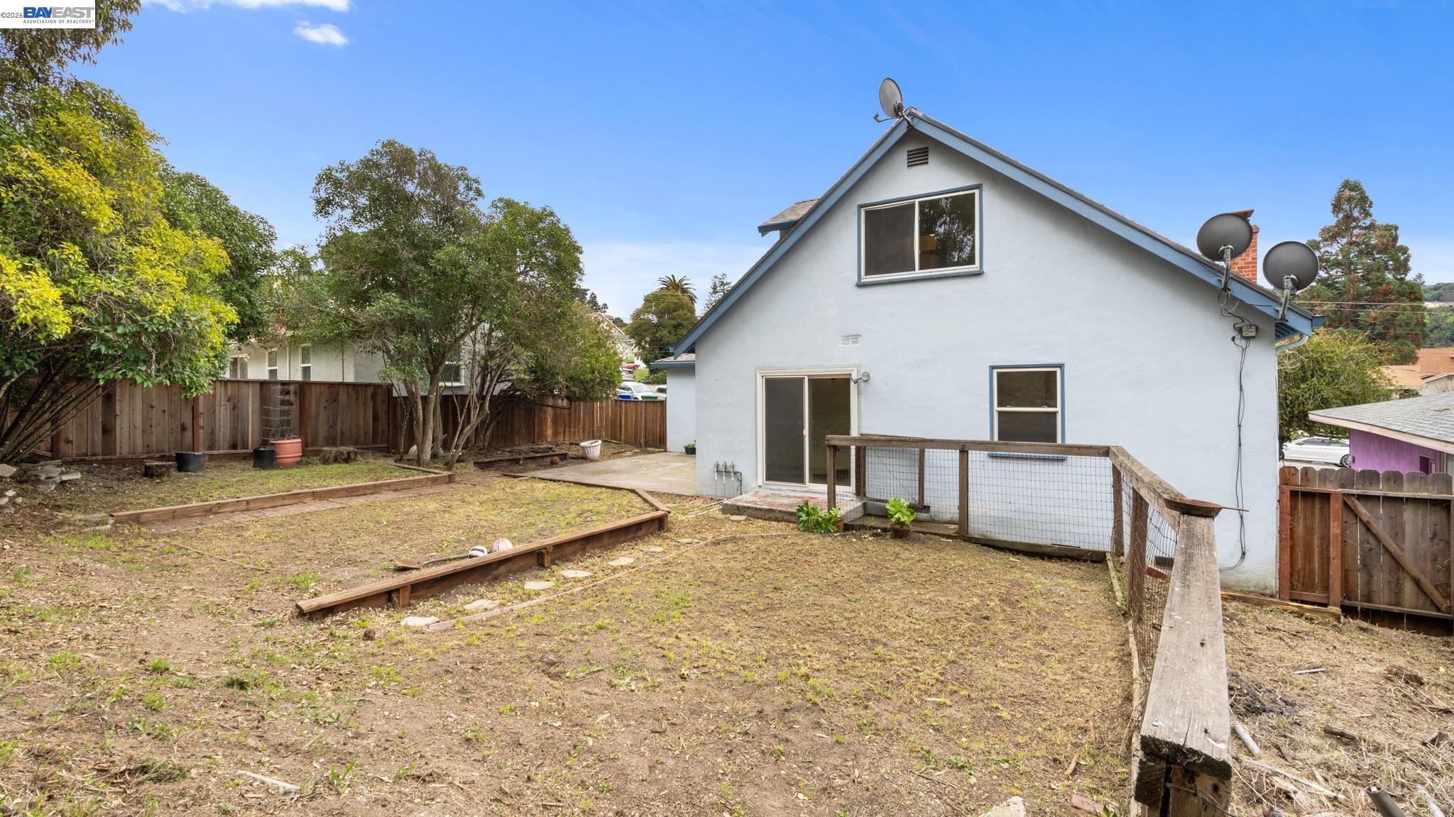 Detail Gallery Image 25 of 37 For 2457 Ramona St, Pinole,  CA 94564 - 4 Beds | 2 Baths