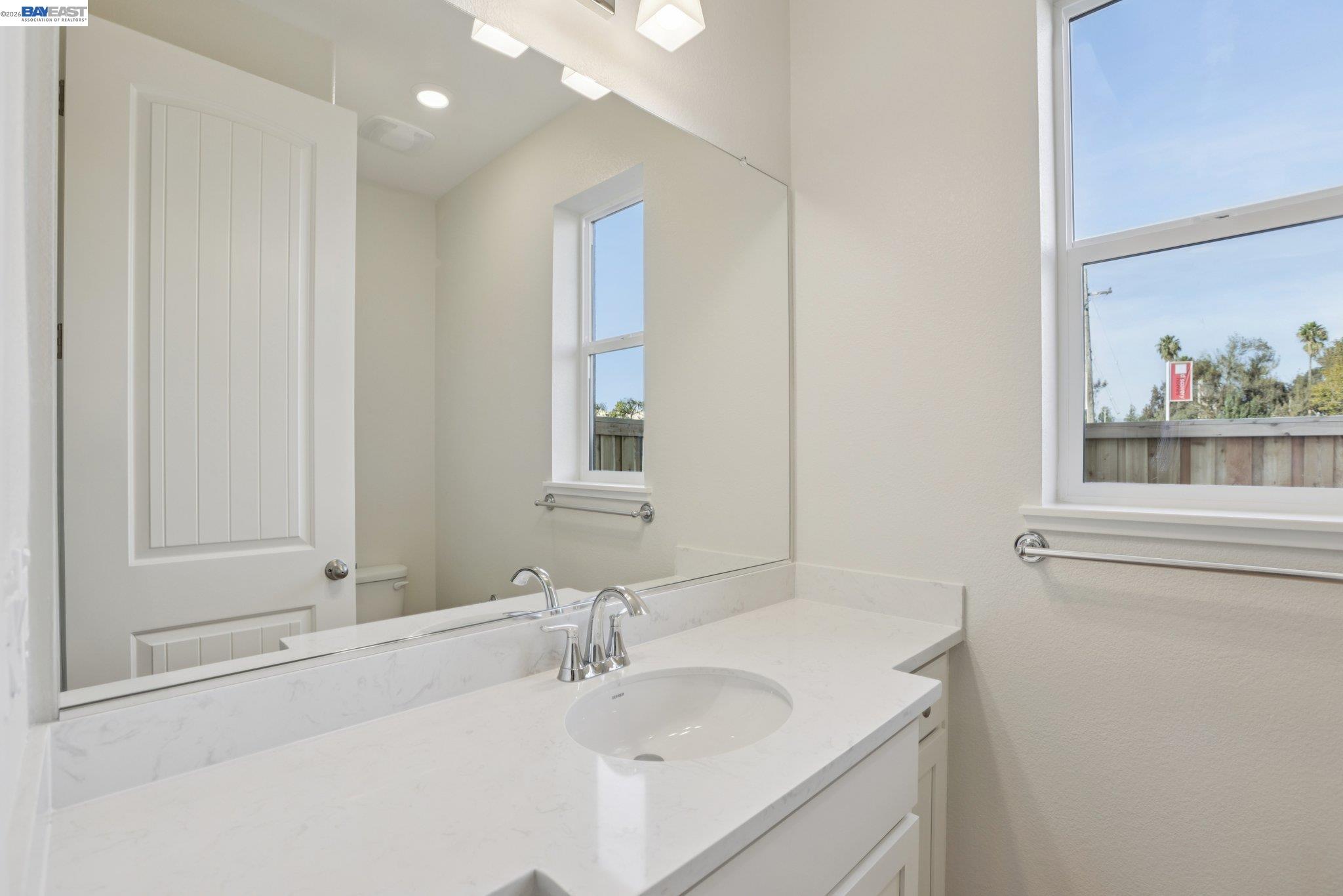 Detail Gallery Image 14 of 38 For 108 Creek View Cir, Fairfield,  CA 94533 - 3 Beds | 2/1 Baths