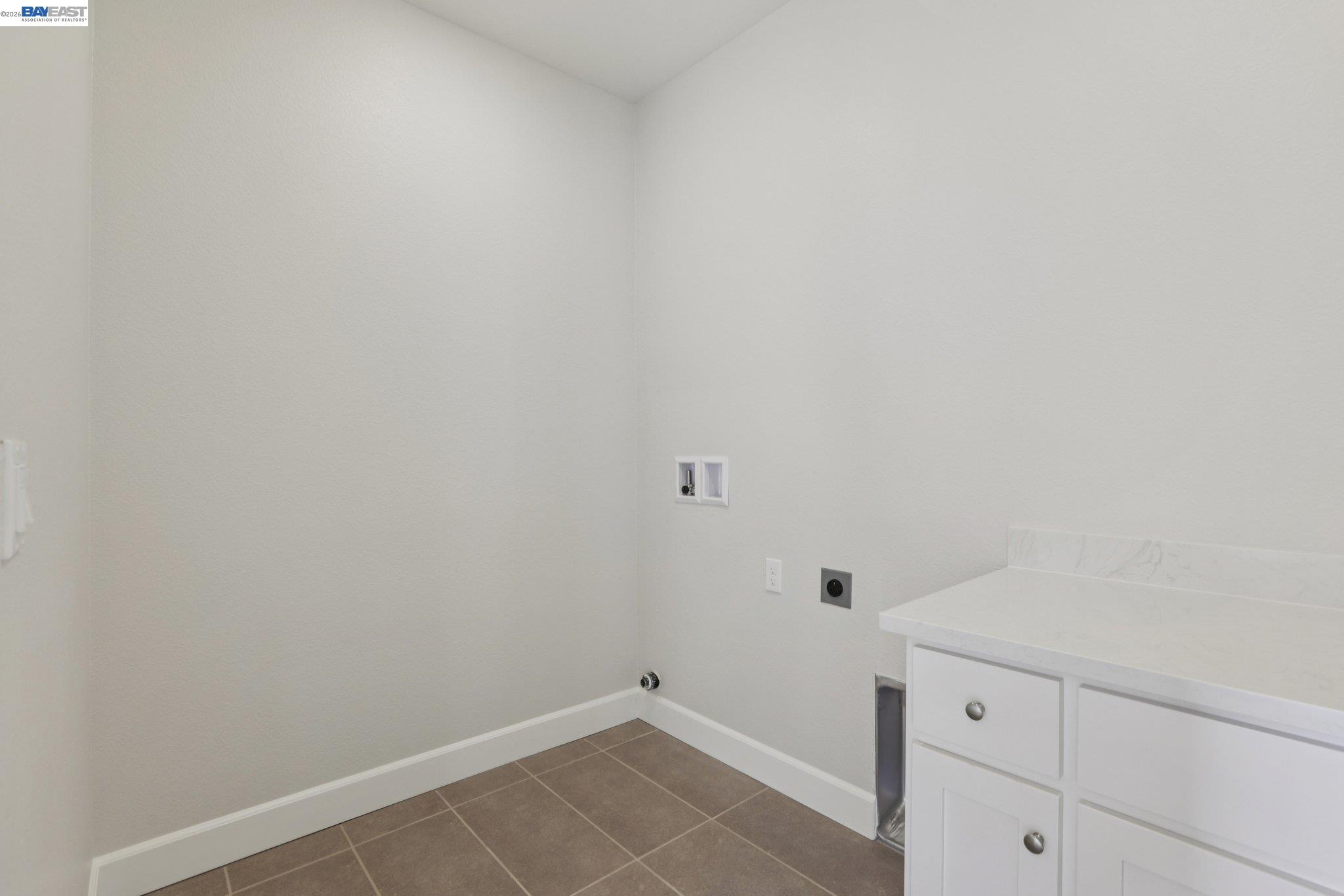 Detail Gallery Image 17 of 38 For 108 Creek View Cir, Fairfield,  CA 94533 - 3 Beds | 2/1 Baths