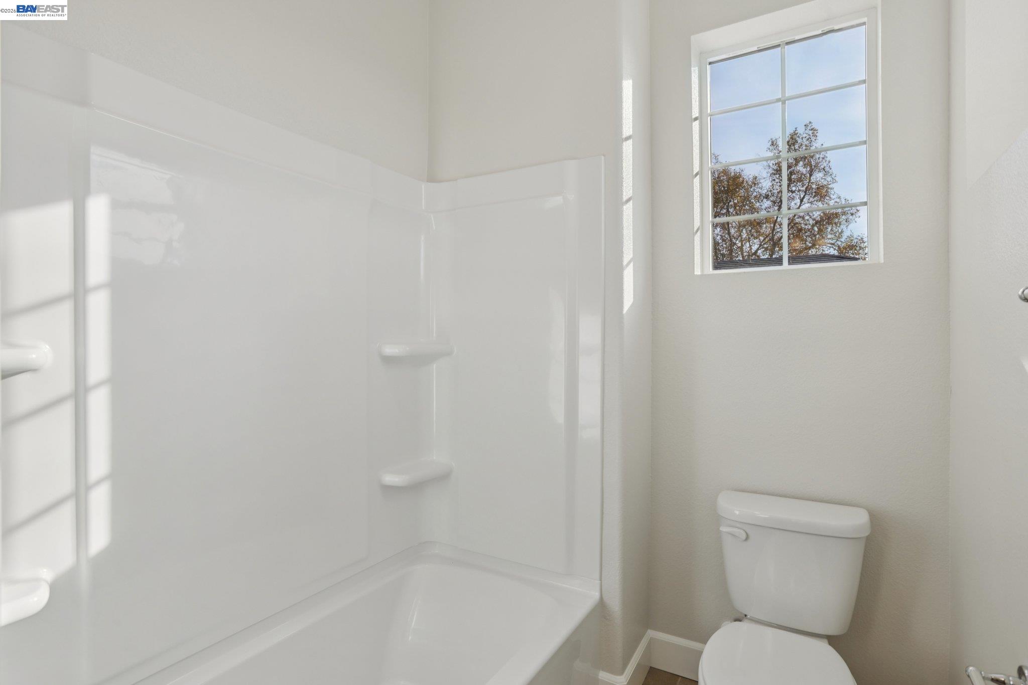 Detail Gallery Image 23 of 38 For 108 Creek View Cir, Fairfield,  CA 94533 - 3 Beds | 2/1 Baths