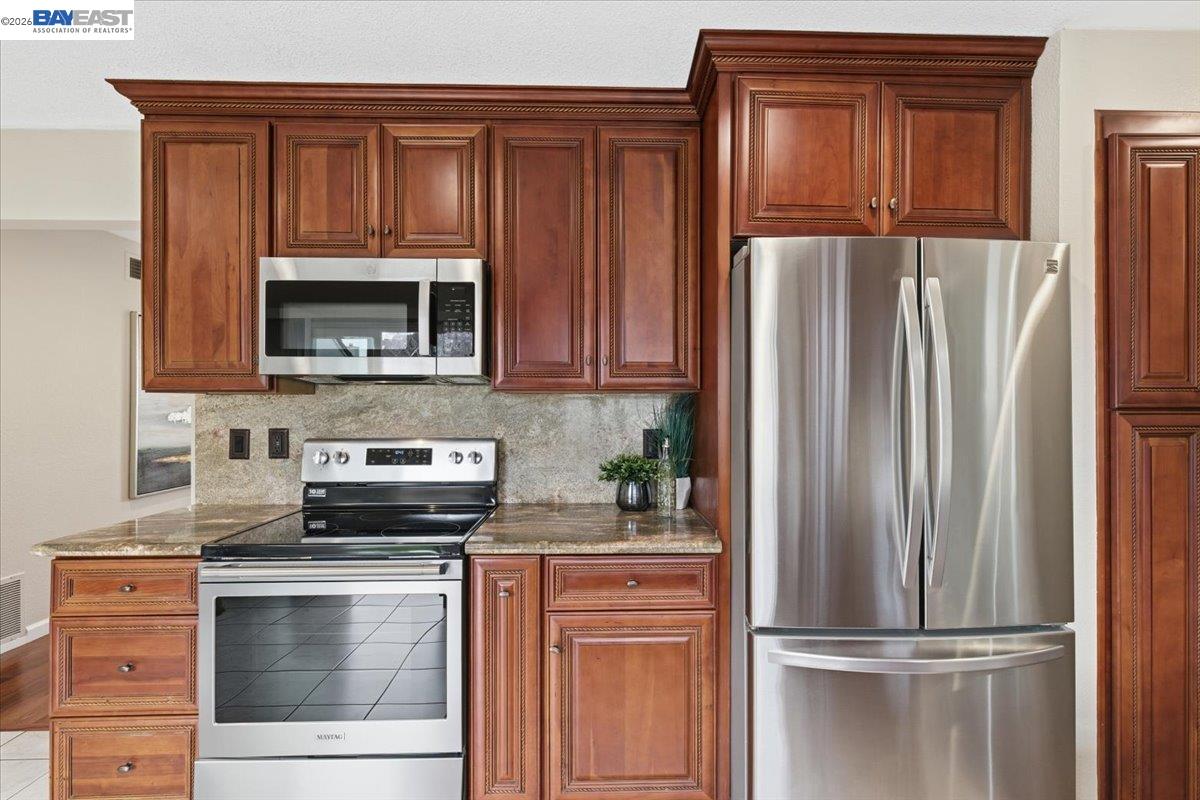 Detail Gallery Image 11 of 44 For 5410 Buckner Ter, Fremont,  CA 94555 - 3 Beds | 2/1 Baths