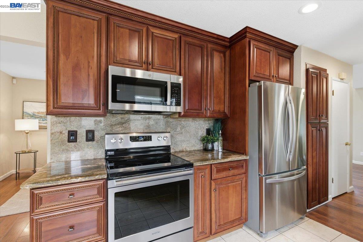 Detail Gallery Image 12 of 44 For 5410 Buckner Ter, Fremont,  CA 94555 - 3 Beds | 2/1 Baths