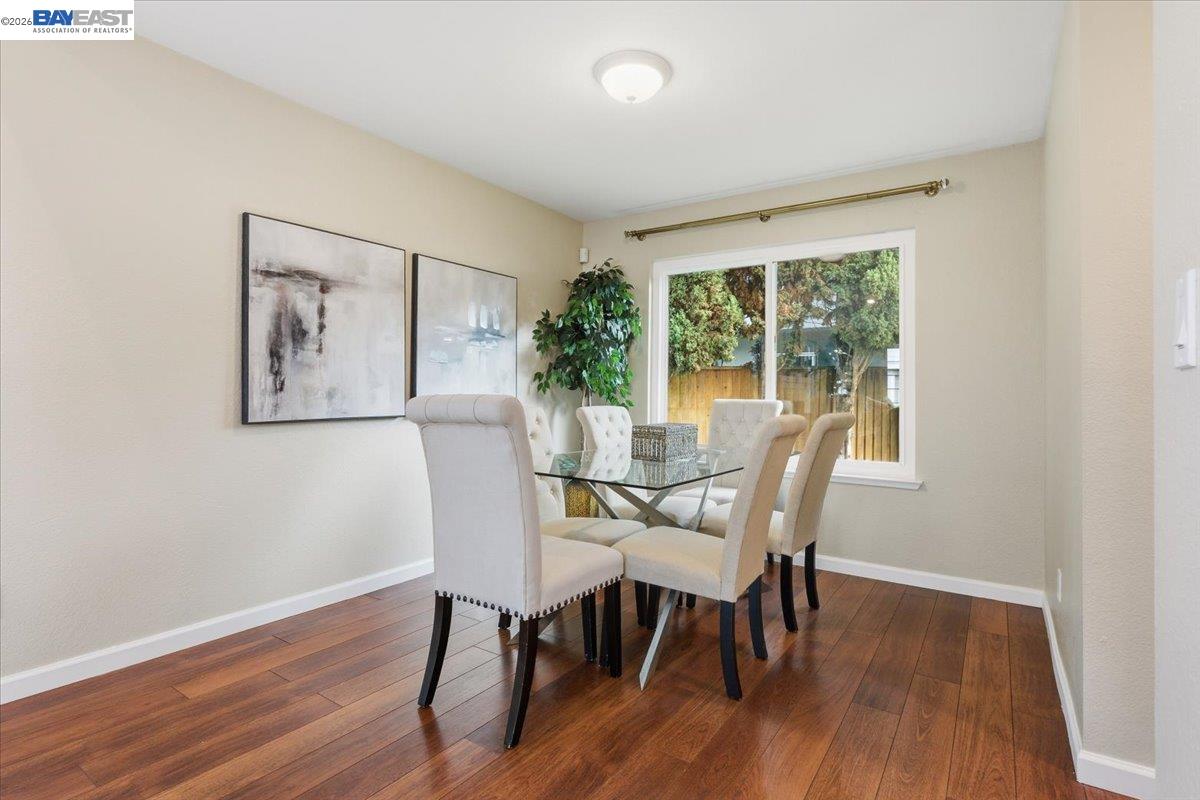 Detail Gallery Image 13 of 44 For 5410 Buckner Ter, Fremont,  CA 94555 - 3 Beds | 2/1 Baths