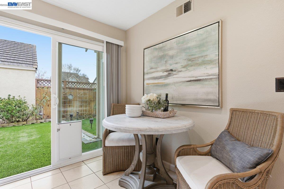 Detail Gallery Image 14 of 44 For 5410 Buckner Ter, Fremont,  CA 94555 - 3 Beds | 2/1 Baths