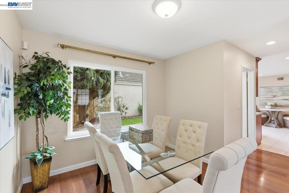 Detail Gallery Image 15 of 44 For 5410 Buckner Ter, Fremont,  CA 94555 - 3 Beds | 2/1 Baths