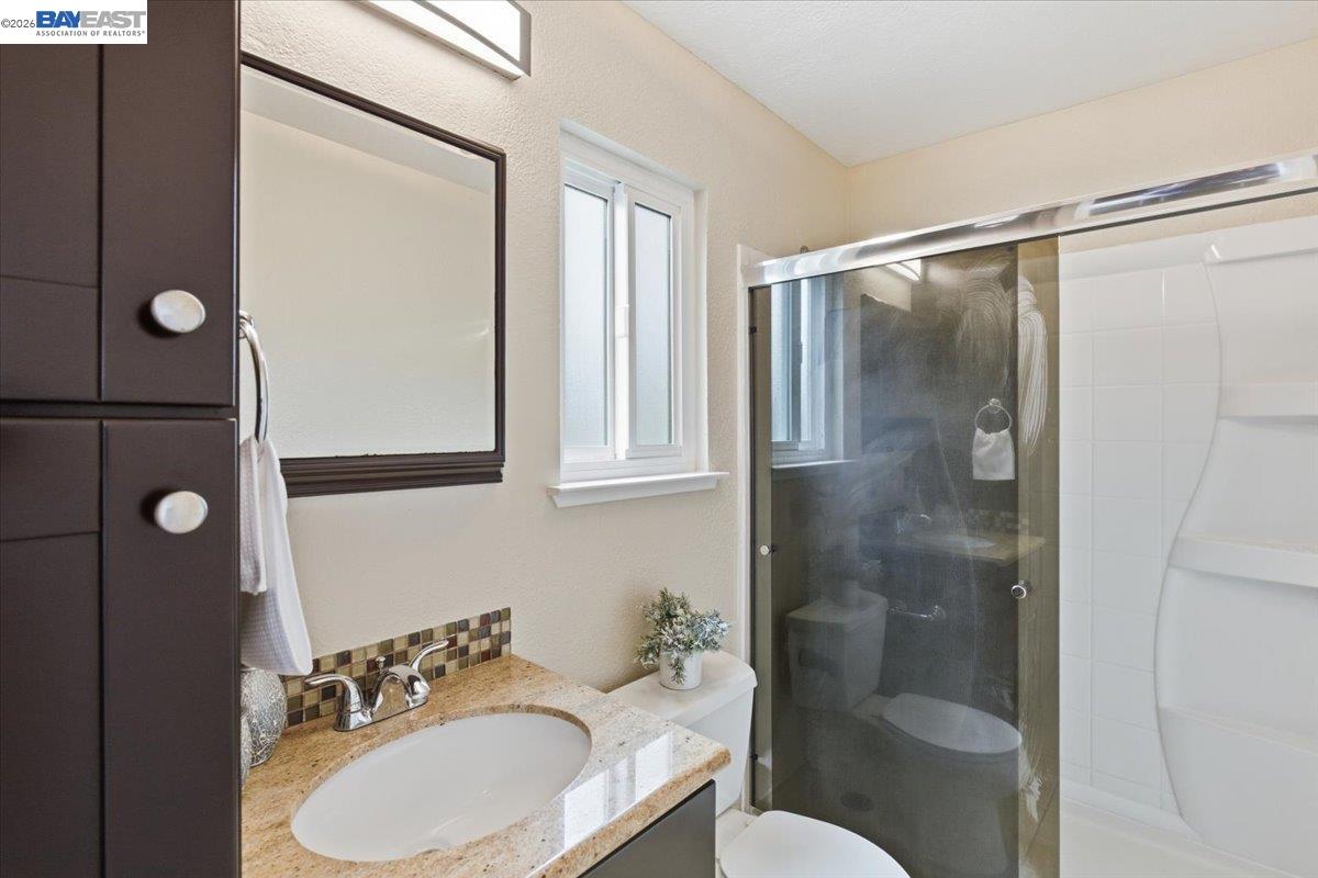 Detail Gallery Image 24 of 44 For 5410 Buckner Ter, Fremont,  CA 94555 - 3 Beds | 2/1 Baths