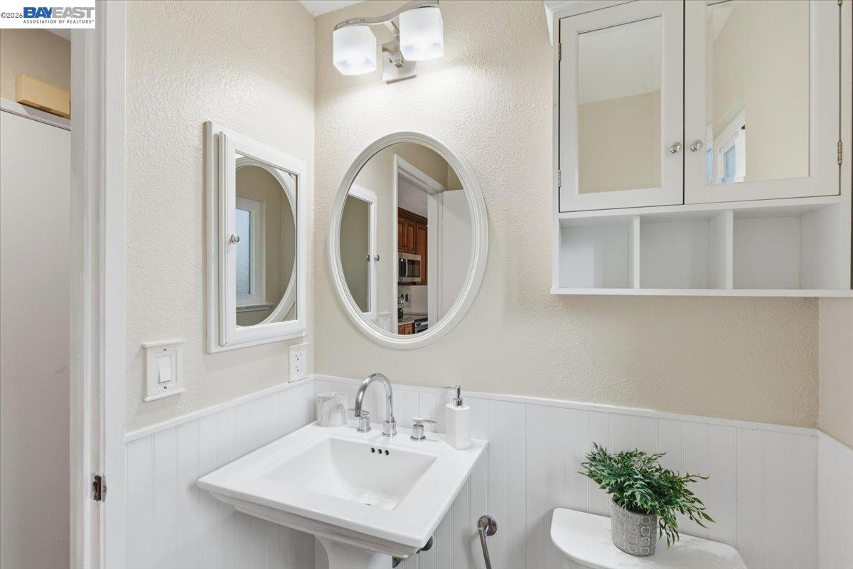 Detail Gallery Image 25 of 44 For 5410 Buckner Ter, Fremont,  CA 94555 - 3 Beds | 2/1 Baths