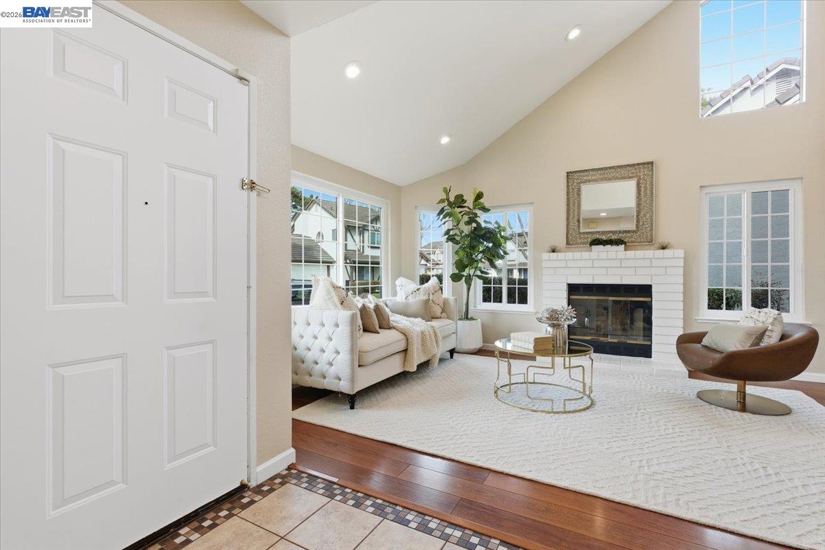 Detail Gallery Image 4 of 44 For 5410 Buckner Ter, Fremont,  CA 94555 - 3 Beds | 2/1 Baths