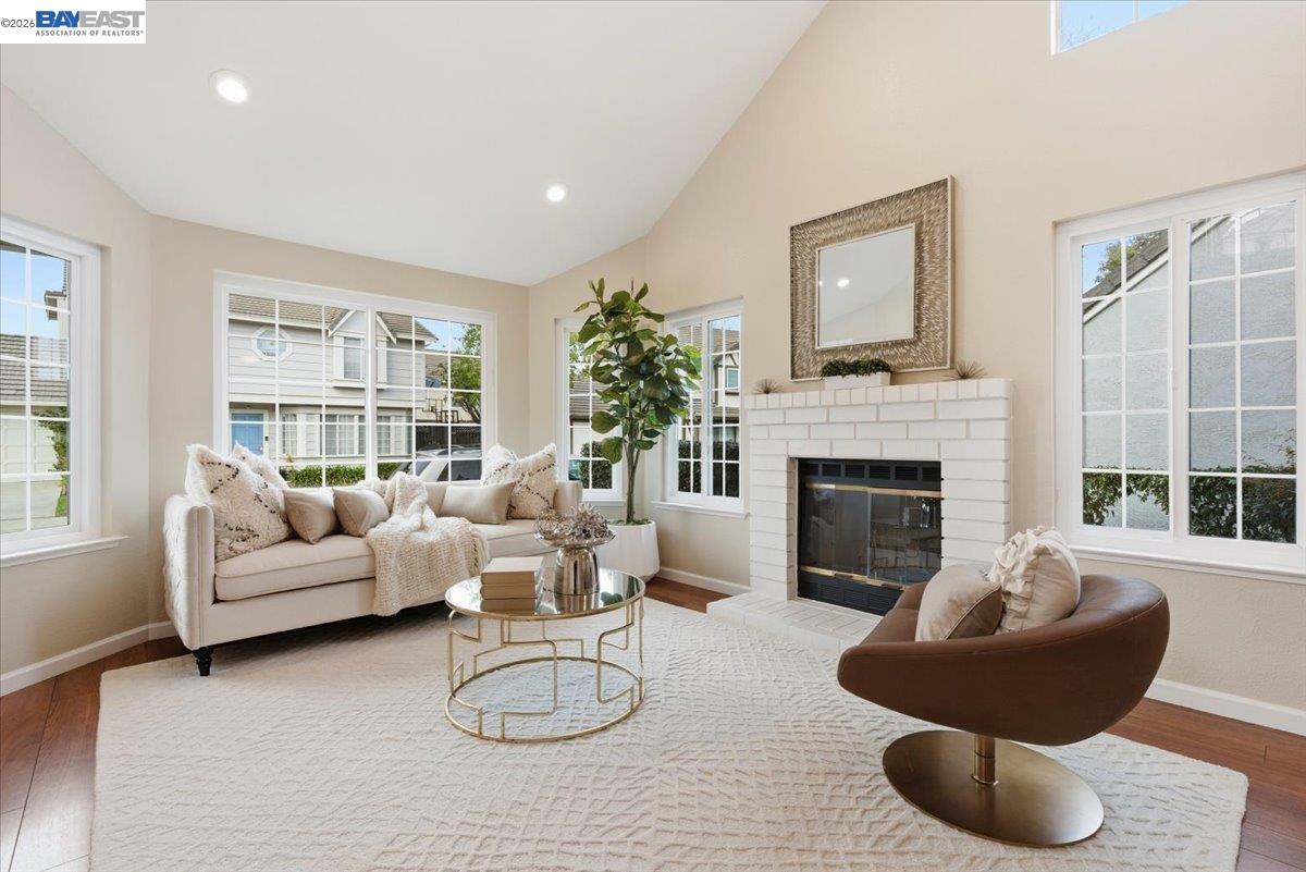 Detail Gallery Image 6 of 44 For 5410 Buckner Ter, Fremont,  CA 94555 - 3 Beds | 2/1 Baths