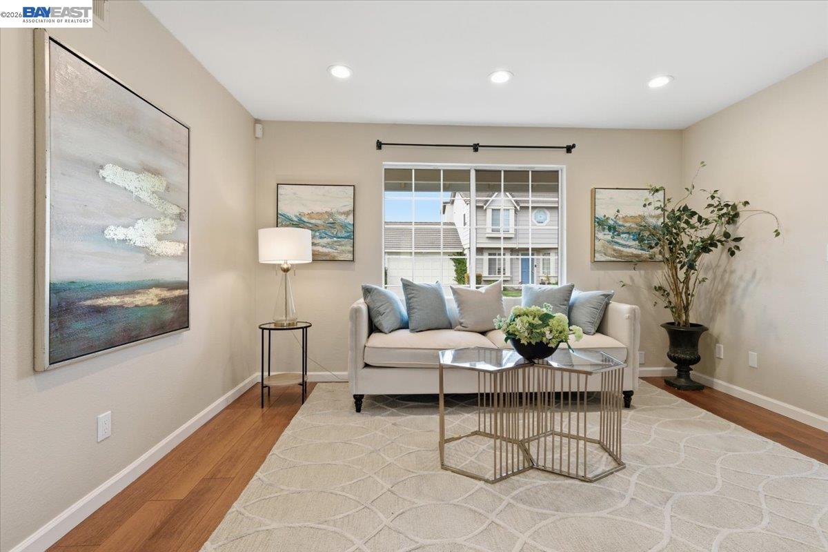 Detail Gallery Image 7 of 44 For 5410 Buckner Ter, Fremont,  CA 94555 - 3 Beds | 2/1 Baths