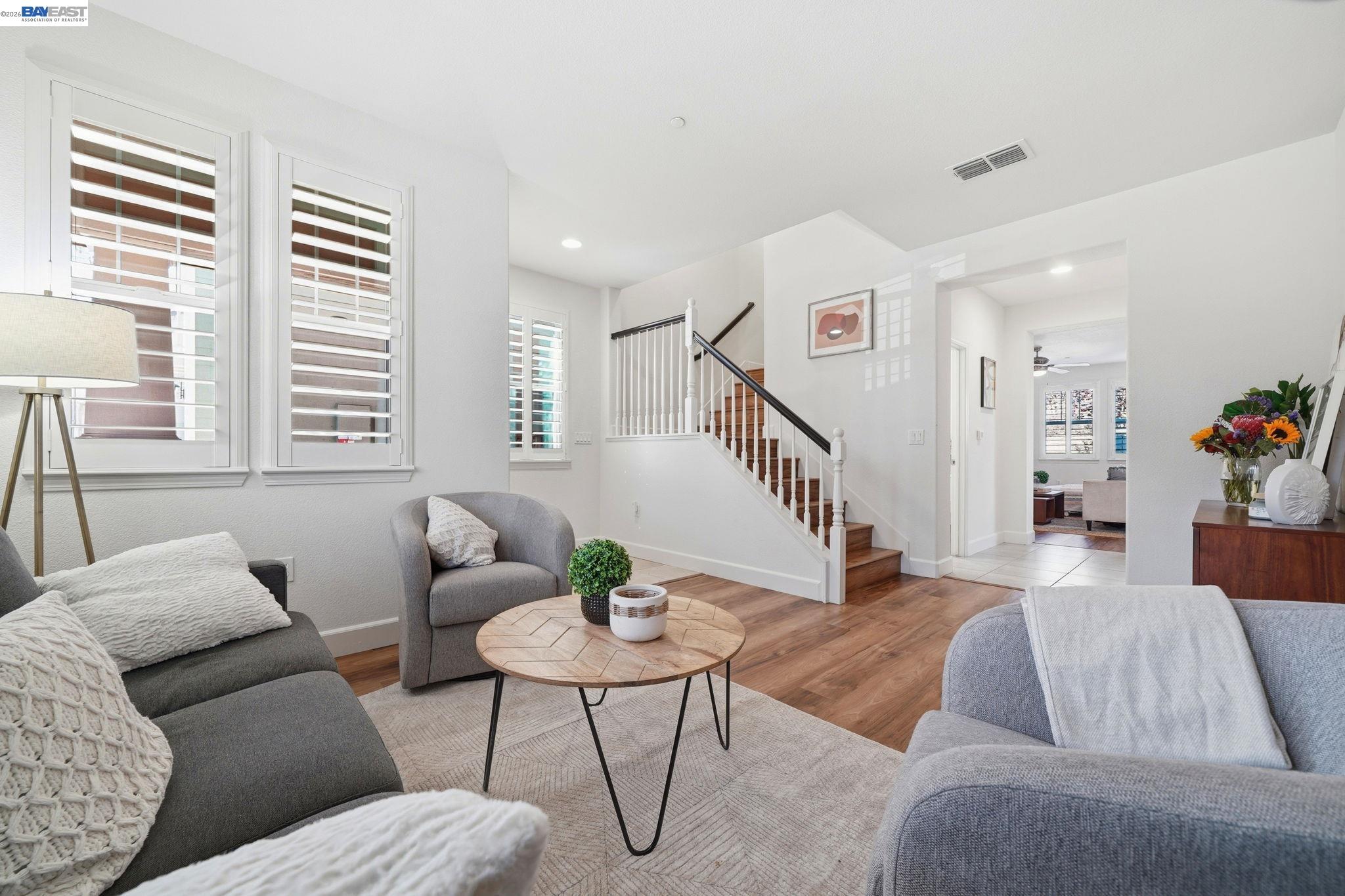 Detail Gallery Image 5 of 45 For 4958 Trescott Ct, Dublin,  CA 94568 - 5 Beds | 3/1 Baths