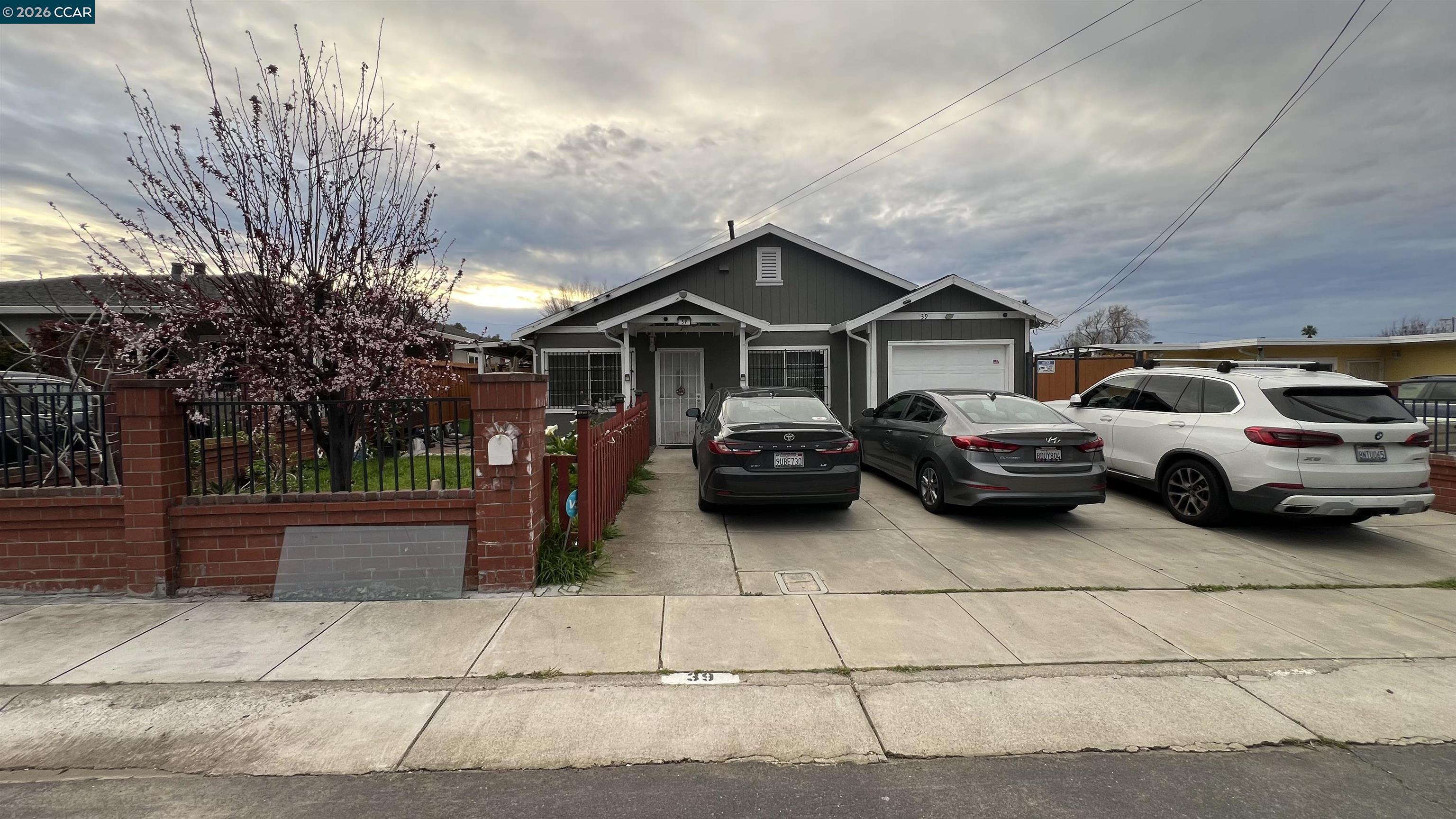 Front Image Thumbnail for CC41125041