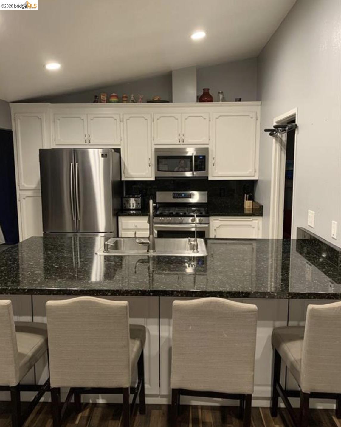 Detail Gallery Image 5 of 32 For 5250 Riverlake Rd, Discovery Bay,  CA 94505 - 5 Beds | 2 Baths