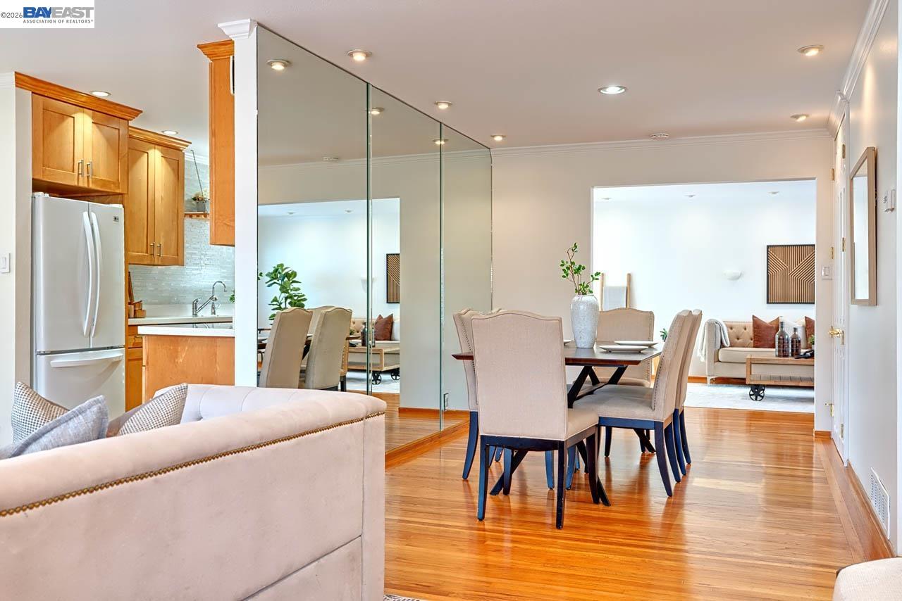 Detail Gallery Image 12 of 39 For 1515 Miramonte Ave, Mountain View,  CA 94040 - 4 Beds | 2 Baths