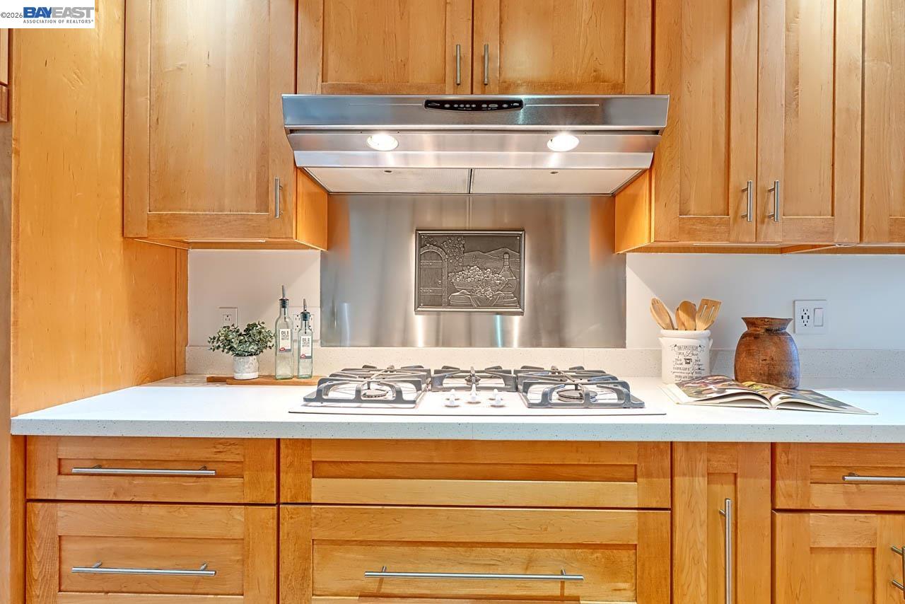 Detail Gallery Image 17 of 39 For 1515 Miramonte Ave, Mountain View,  CA 94040 - 4 Beds | 2 Baths