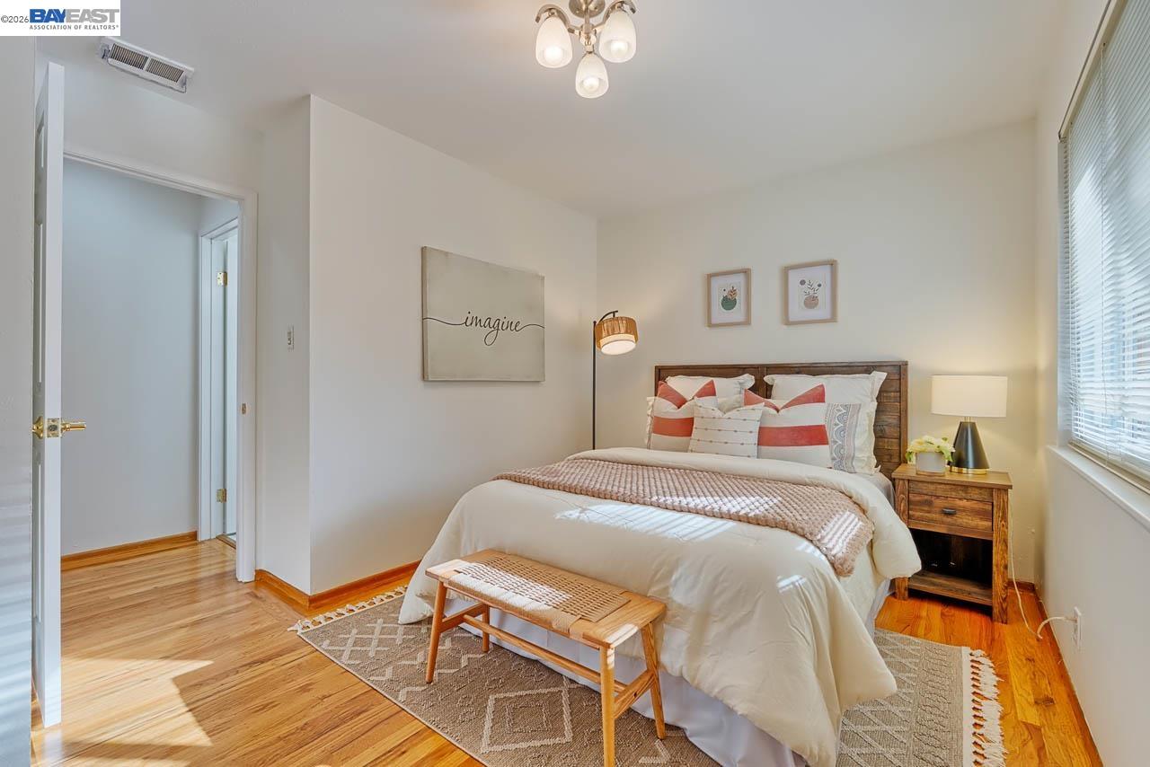 Detail Gallery Image 23 of 39 For 1515 Miramonte Ave, Mountain View,  CA 94040 - 4 Beds | 2 Baths