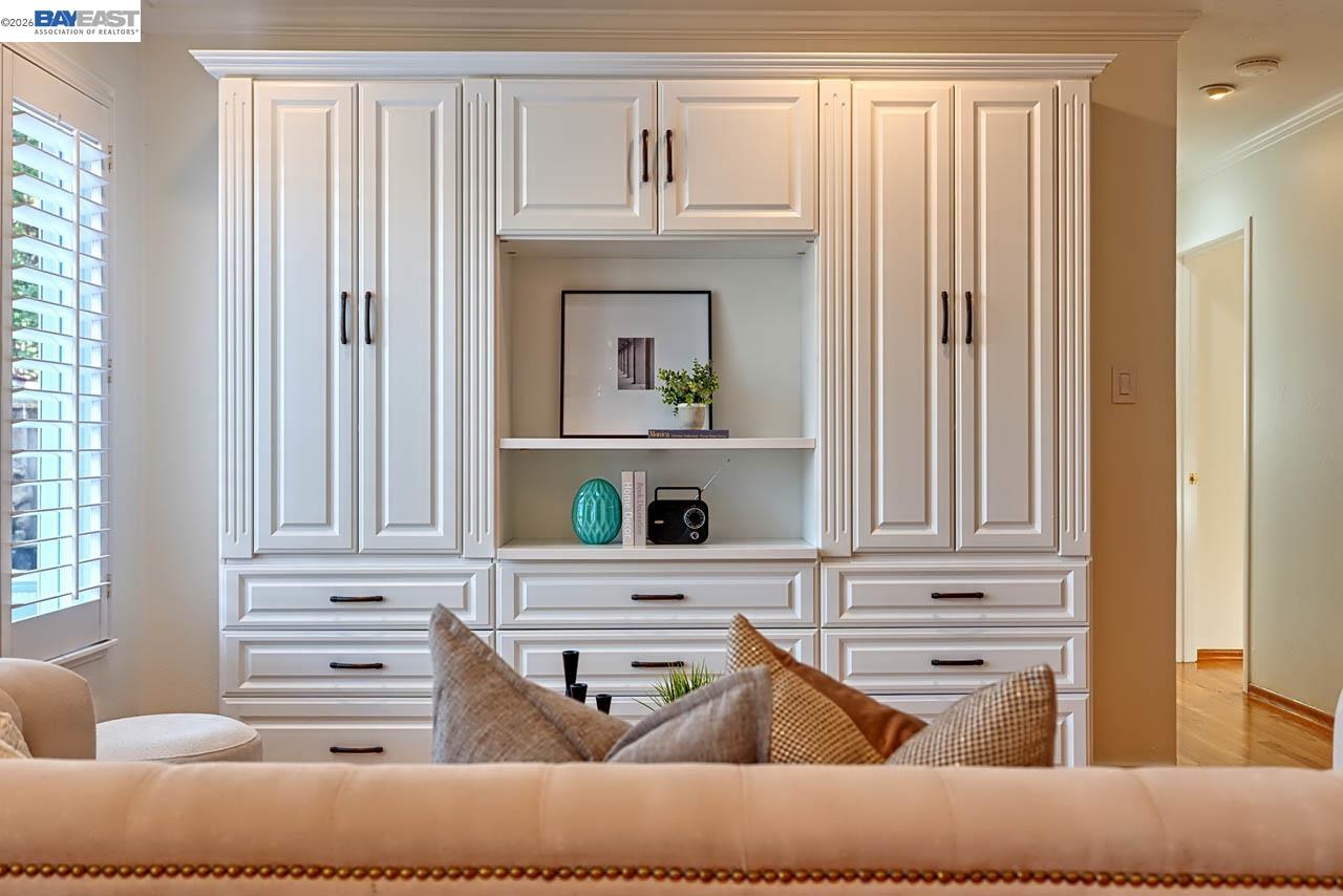 Detail Gallery Image 30 of 39 For 1515 Miramonte Ave, Mountain View,  CA 94040 - 4 Beds | 2 Baths