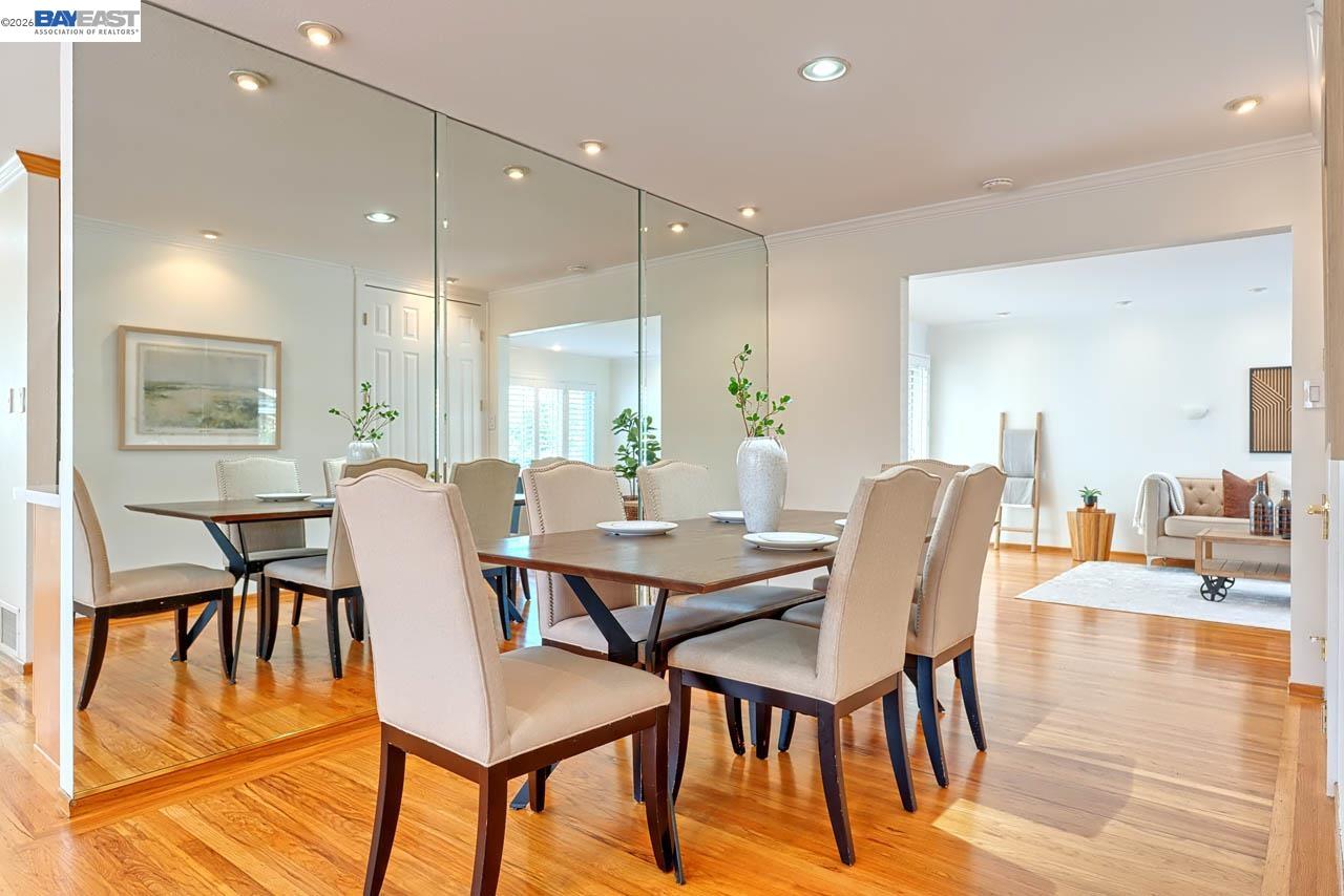 Detail Gallery Image 10 of 39 For 1515 Miramonte Ave, Mountain View,  CA 94040 - 4 Beds | 2 Baths