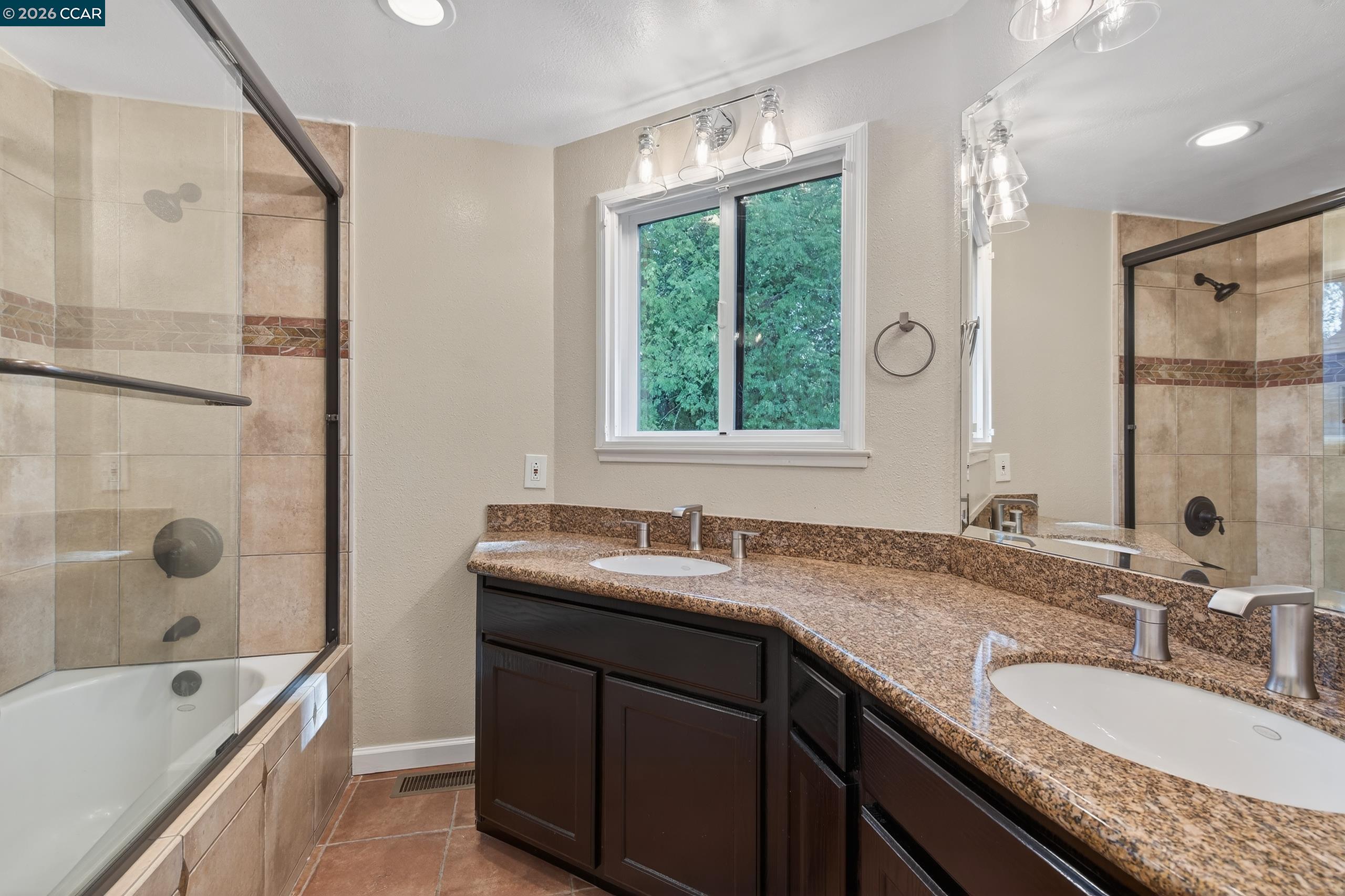 Photo #43: 41125052 Listing: Photo #43