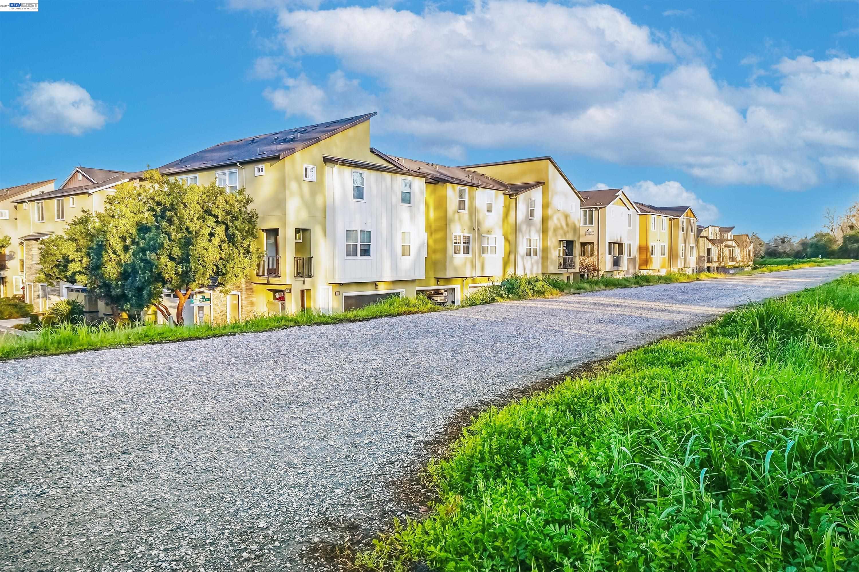 Detail Gallery Image 33 of 39 For 1226 Creekside Way, Milpitas,  CA 95035 - 3 Beds | 2/1 Baths