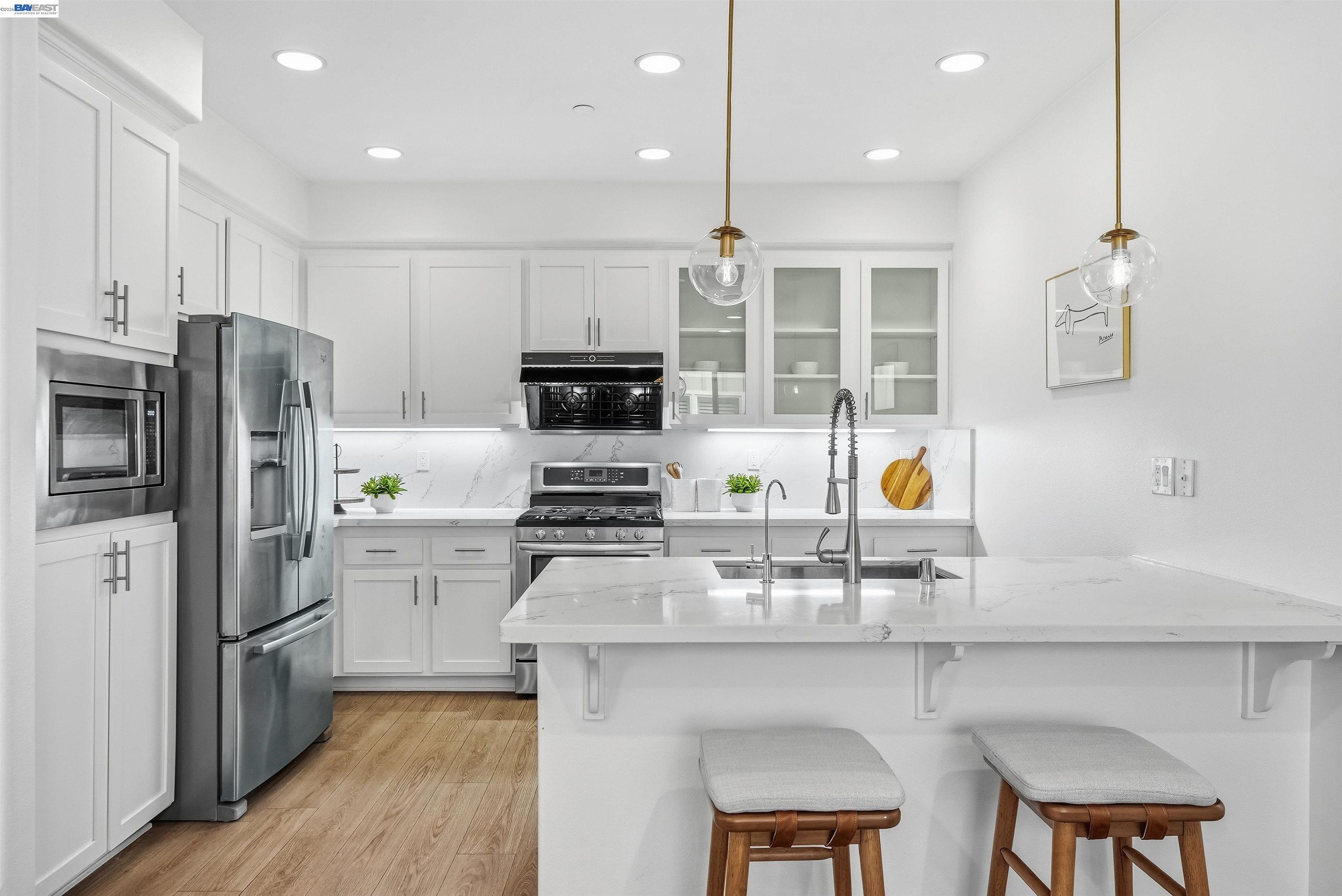 Detail Gallery Image 8 of 39 For 1226 Creekside Way, Milpitas,  CA 95035 - 3 Beds | 2/1 Baths