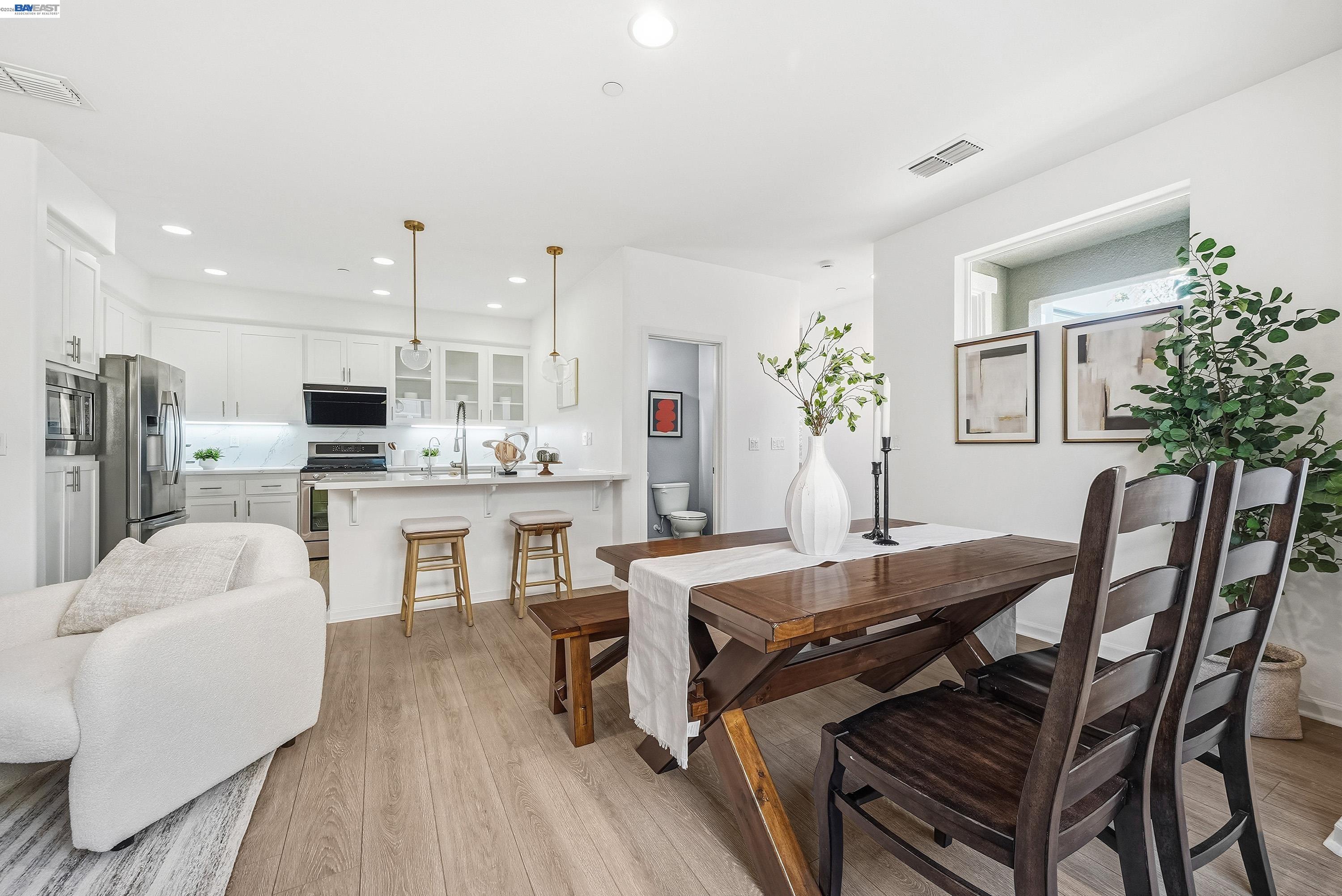 Detail Gallery Image 10 of 39 For 1226 Creekside Way, Milpitas,  CA 95035 - 3 Beds | 2/1 Baths