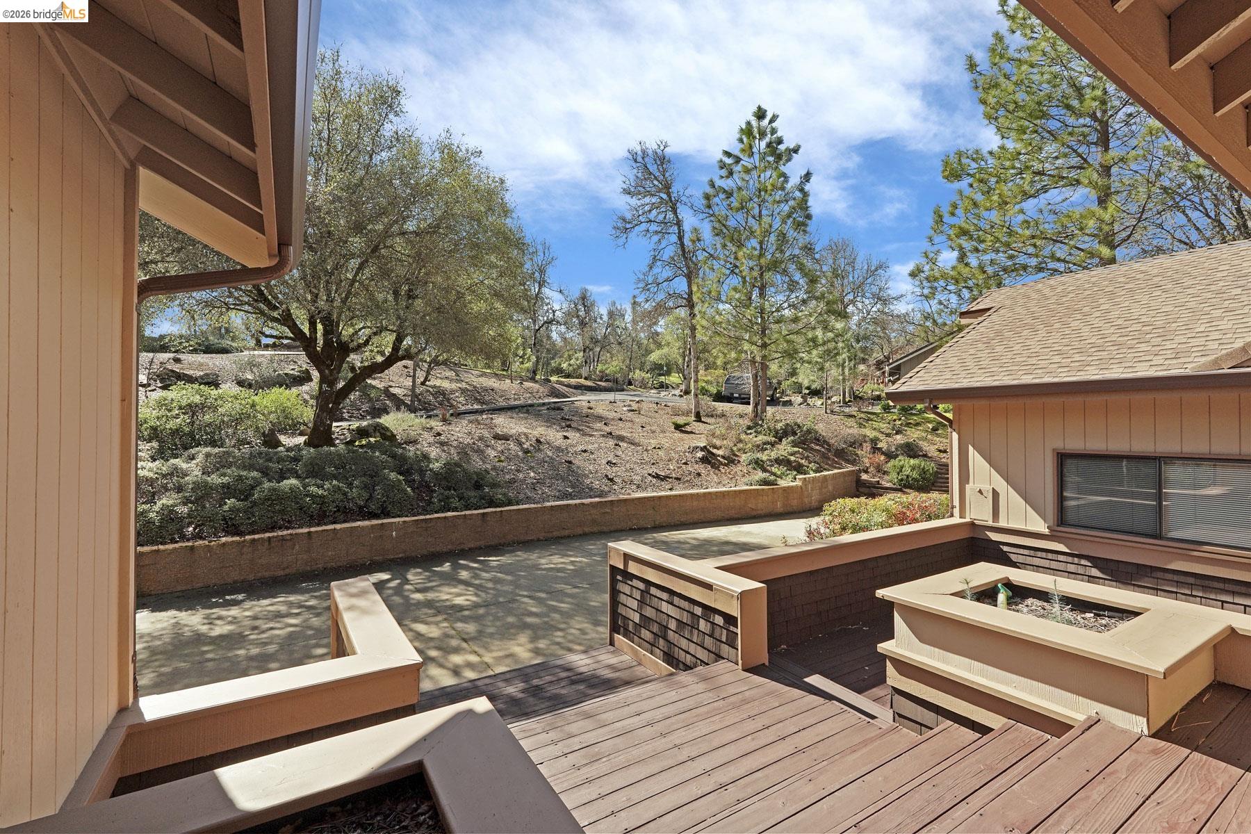 Detail Gallery Image 3 of 49 For 14029 Barlupi Circle, Sonora,  CA 95370 - 3 Beds | 2/1 Baths