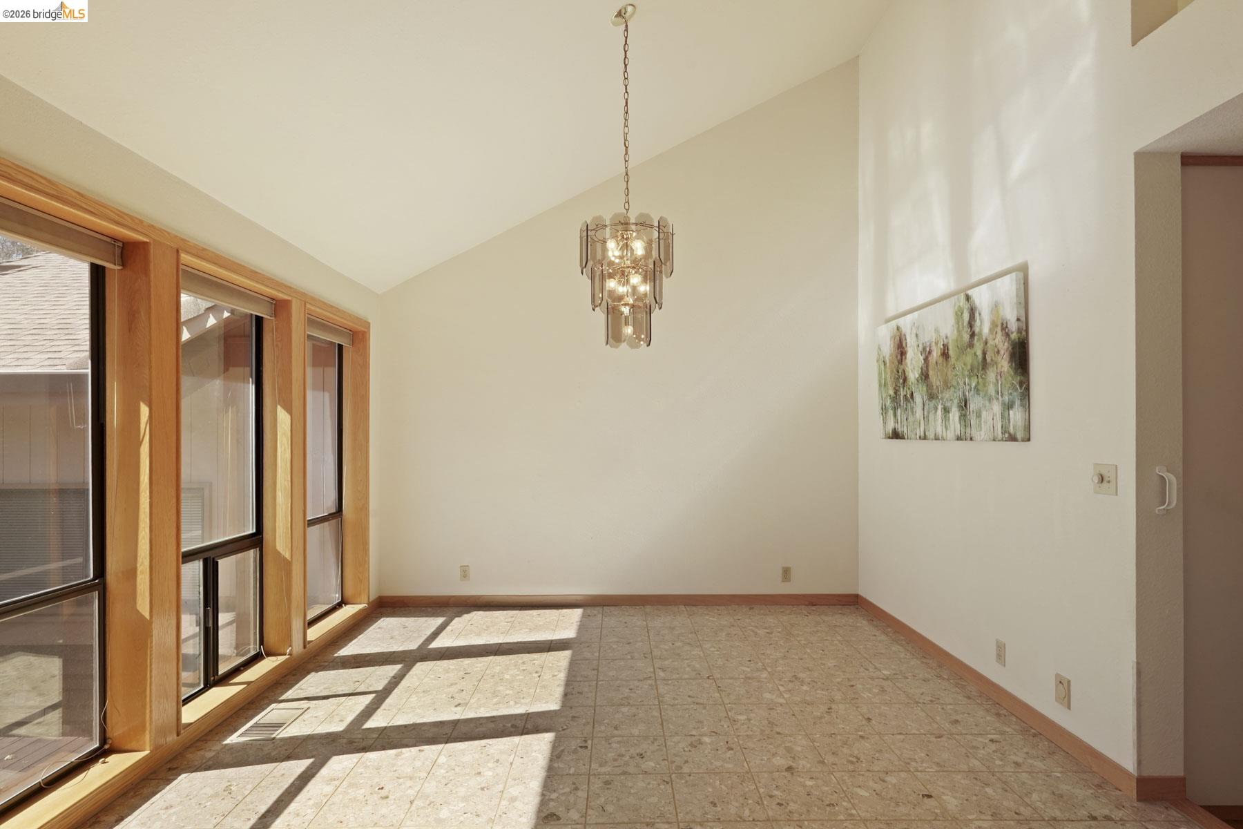 Detail Gallery Image 7 of 49 For 14029 Barlupi Circle, Sonora,  CA 95370 - 3 Beds | 2/1 Baths