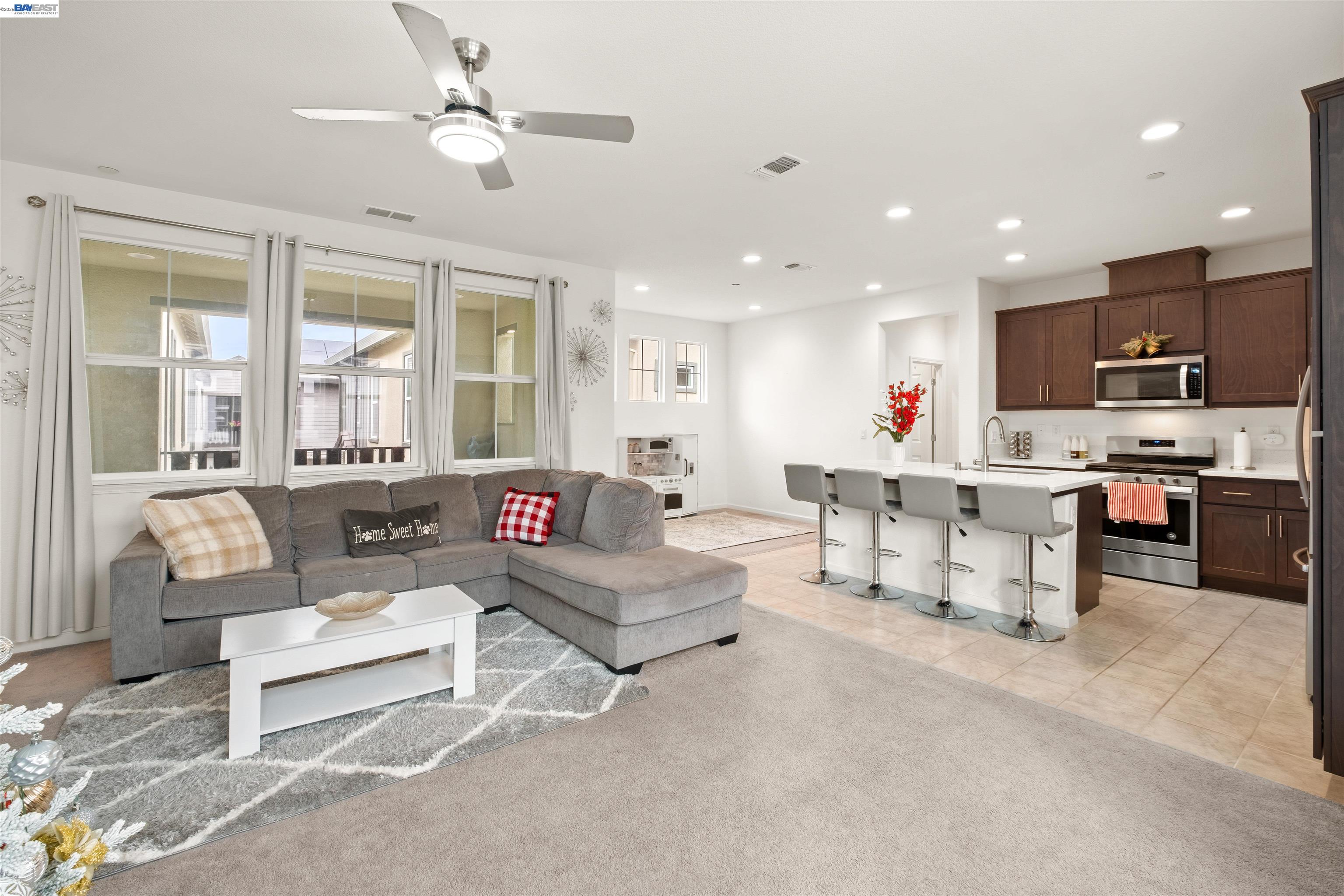 Detail Gallery Image 1 of 29 For 17575 Altair Way, Lathrop,  CA 95330 - 3 Beds | 2 Baths